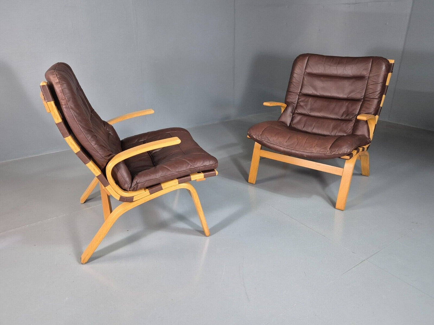 EB7572 2 Vintage Danish Lounge Chairs Leather Bentwood Farstrup Retro MCM MBEN