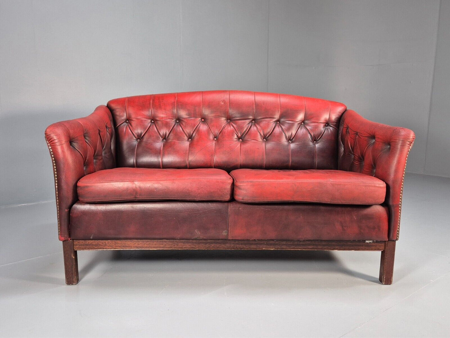 Vintage Danish 2 Seat Sofa Red Leather Chesterfield Style Retro EB8574 VCHE