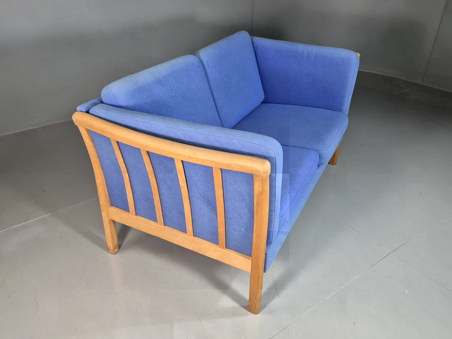 EB7333 Vintage Danish 2 Seat Sofa Blue Wool Beech Frame 1980s Retro MCM M2SS