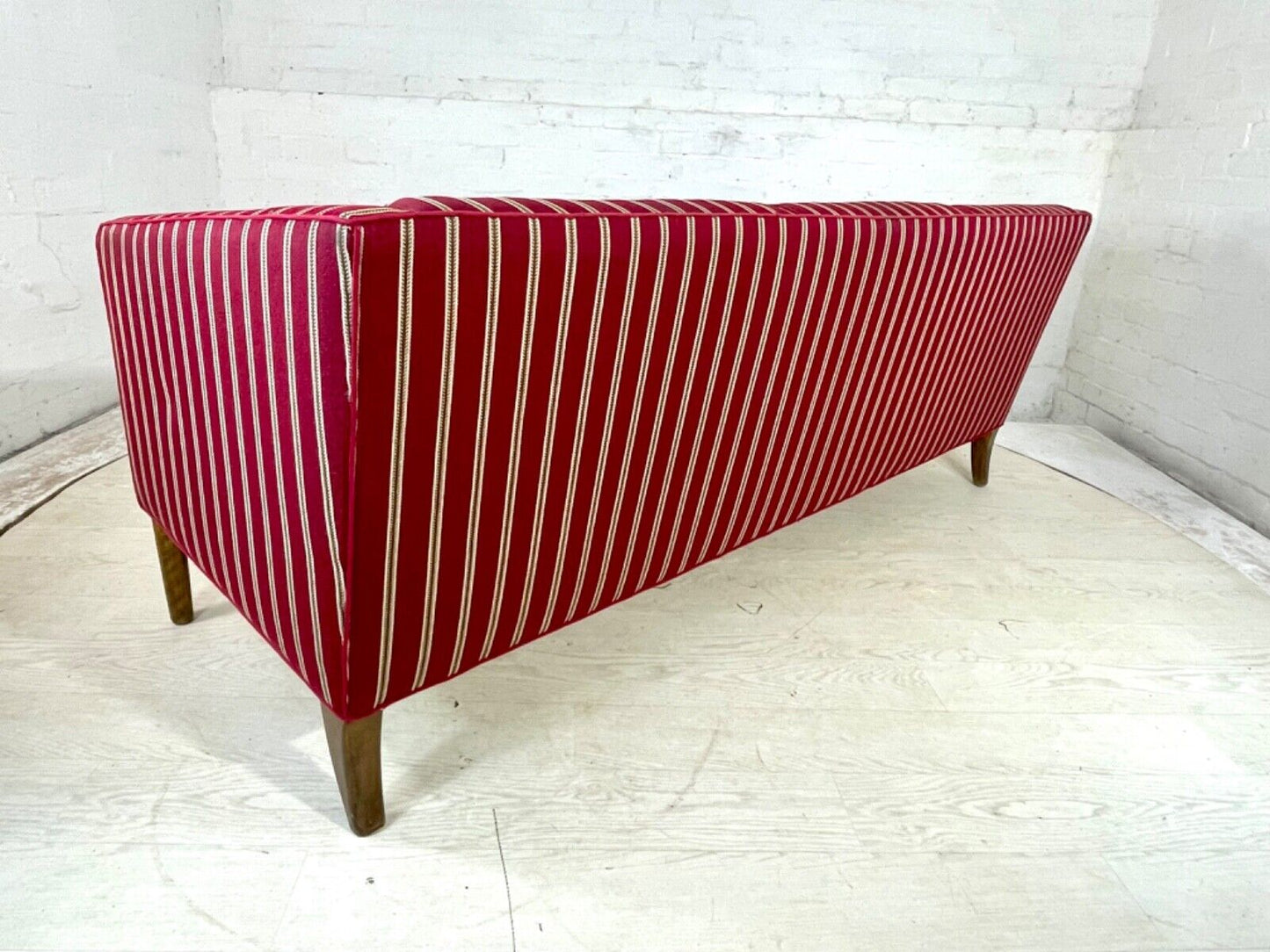 EB4248 Danish Vintage 1950s Sofa. MCM, Fritz Hansen Style, Retro, Vintage M3SS