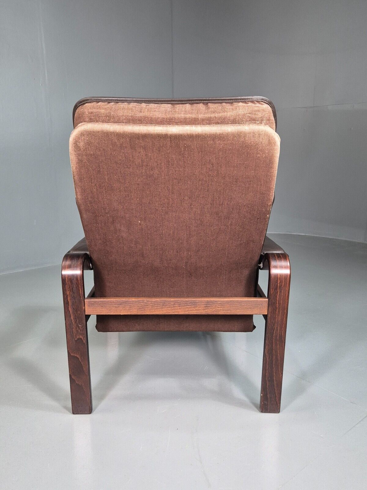 EB7576 Vintage Danish Lounge Chair Brown Leather Recline MCM Retro 1980s MBEN