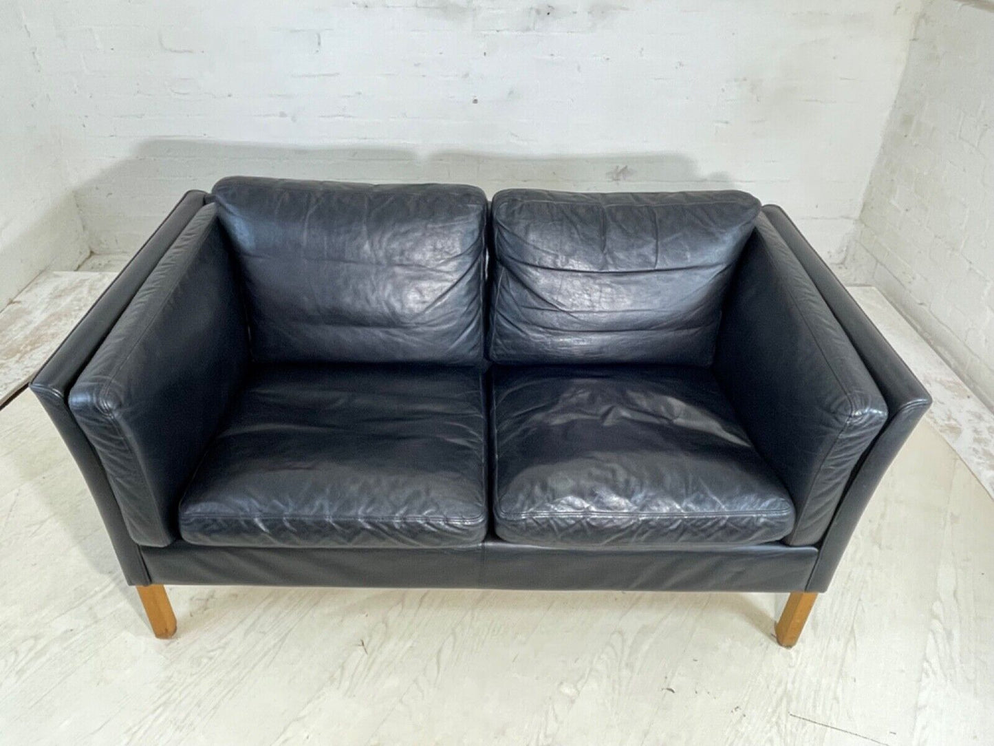 EB4465 Vintage Danish Black Leather Two Seat Sofa, Retro, MCM, M2SS