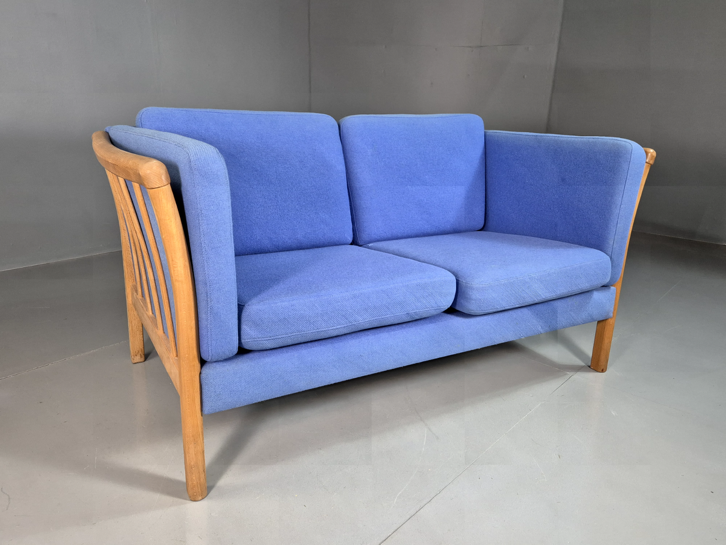 EB7333 Vintage Danish 2 Seat Sofa Blue Wool Beech Frame 1980s Retro MCM M2SS