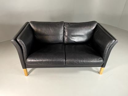 EB5861 Vintage Danish 2 Seat Black Leather Sofa, Retro, MCM M2SS