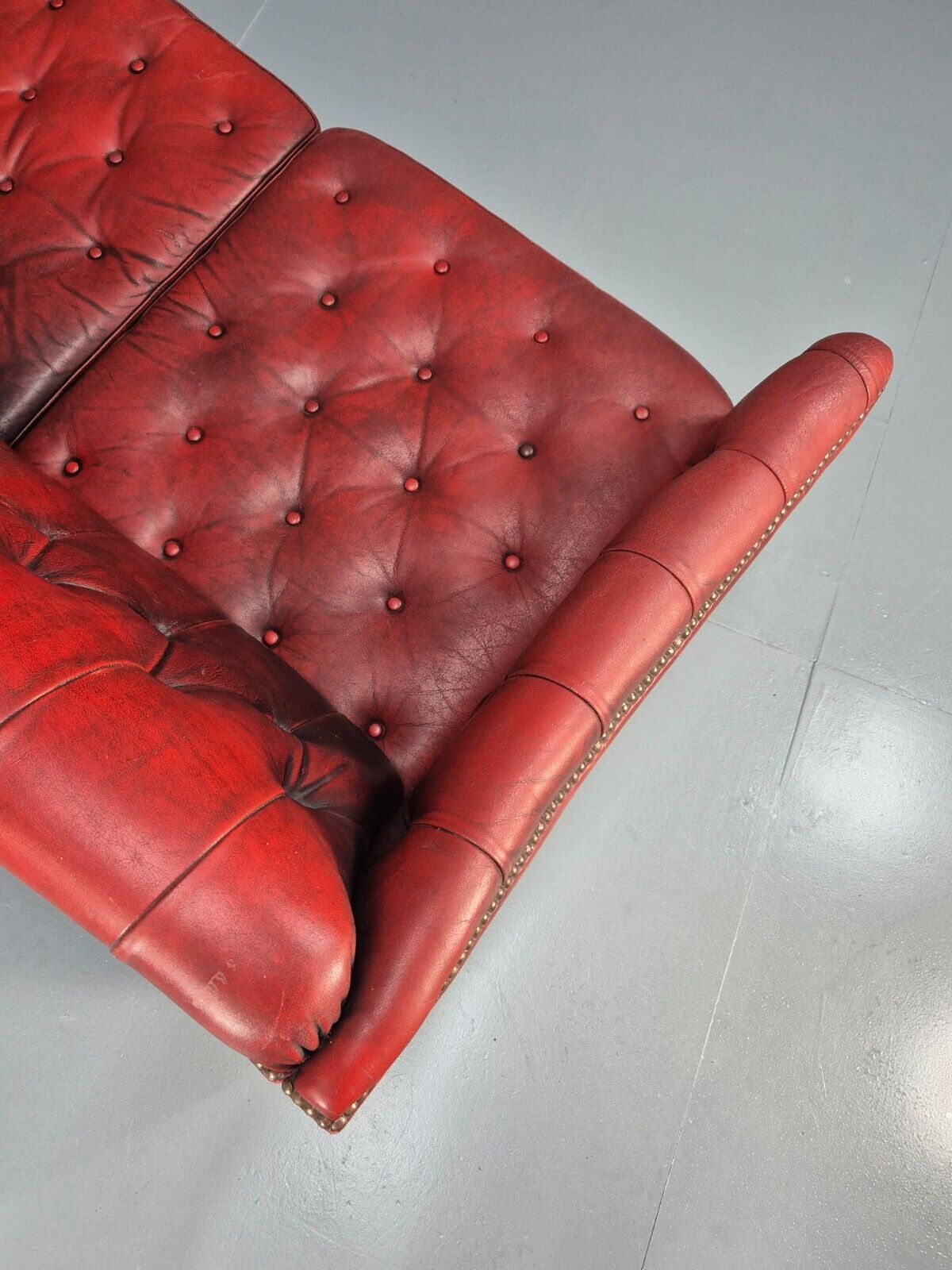 Vintage Danish 2 Seat Sofa Red Leather Chesterfield Style Retro EB8574 VCHE