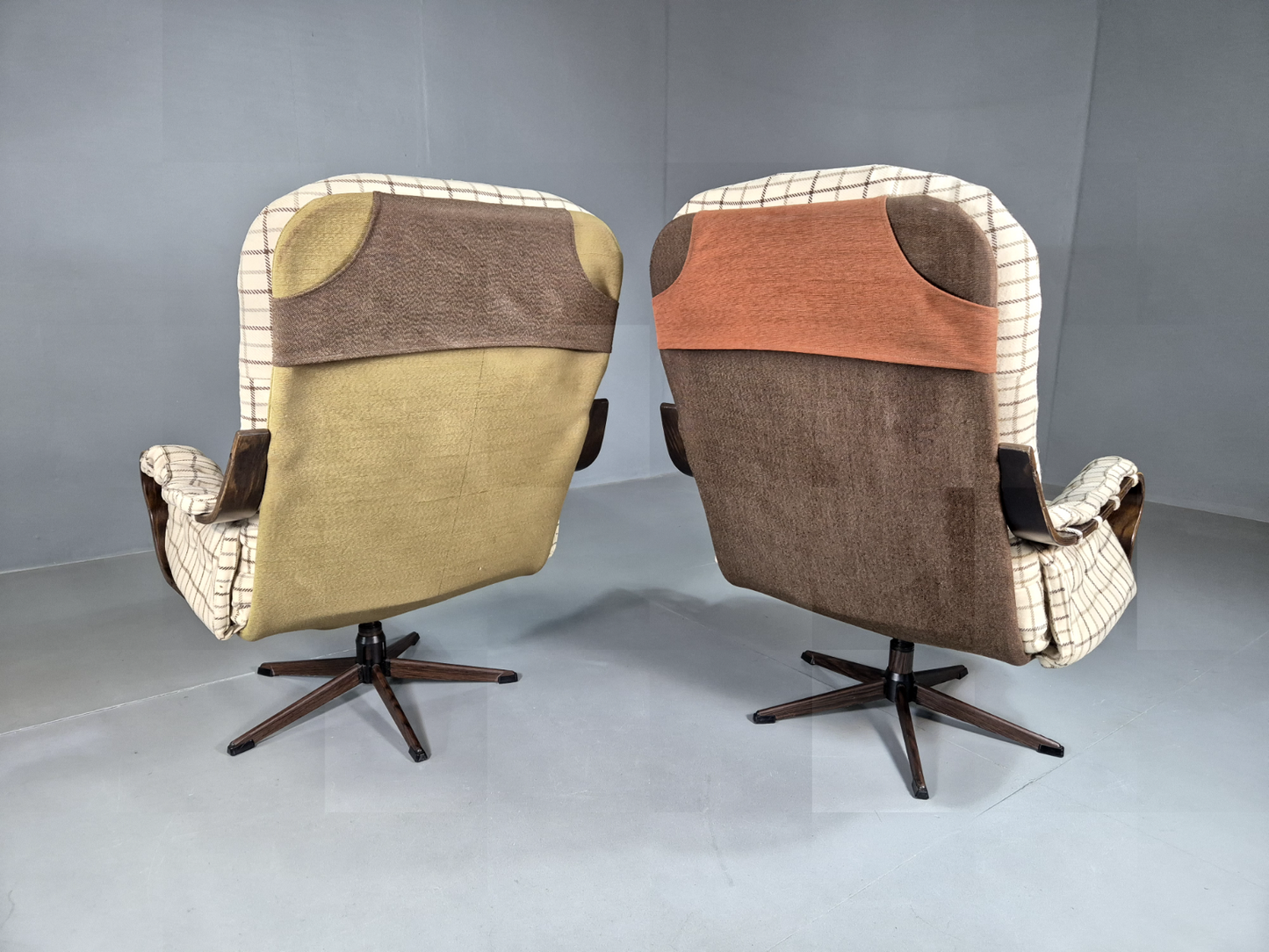 2 Vintage Swivel Chairs Cream Checkered Wool Bentwood Retro MCM EB7192 MBEN