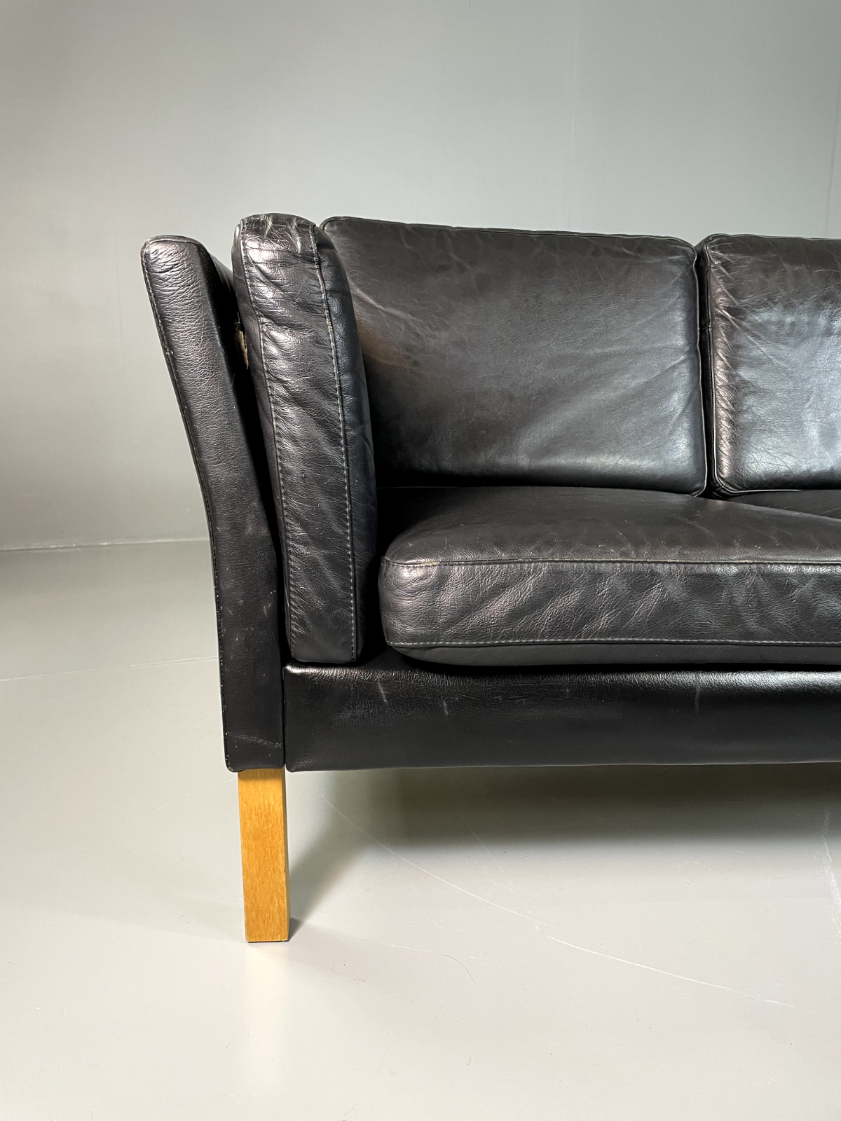 EB6355 Vintage Danish 3 Seat Sofa Black Leather Retro Mid Century Modern M3SS