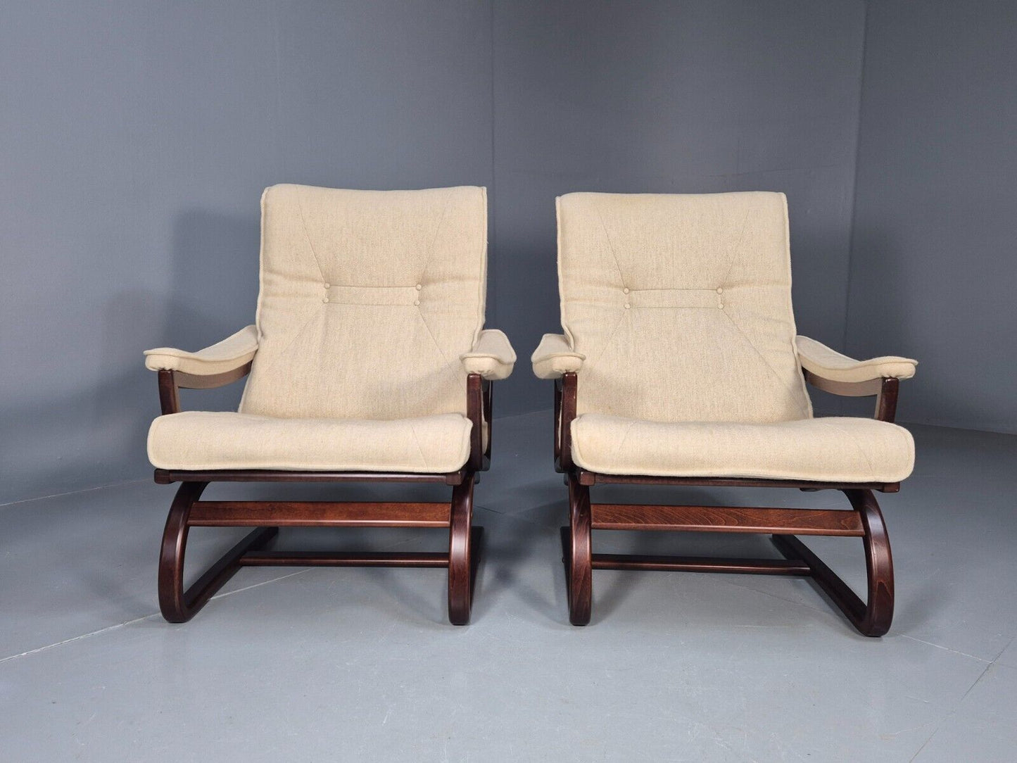 2 Vintage Danish Lounge Chairs Cream Wool Bentwood 1980s Retro MCM EB8540 MBEN