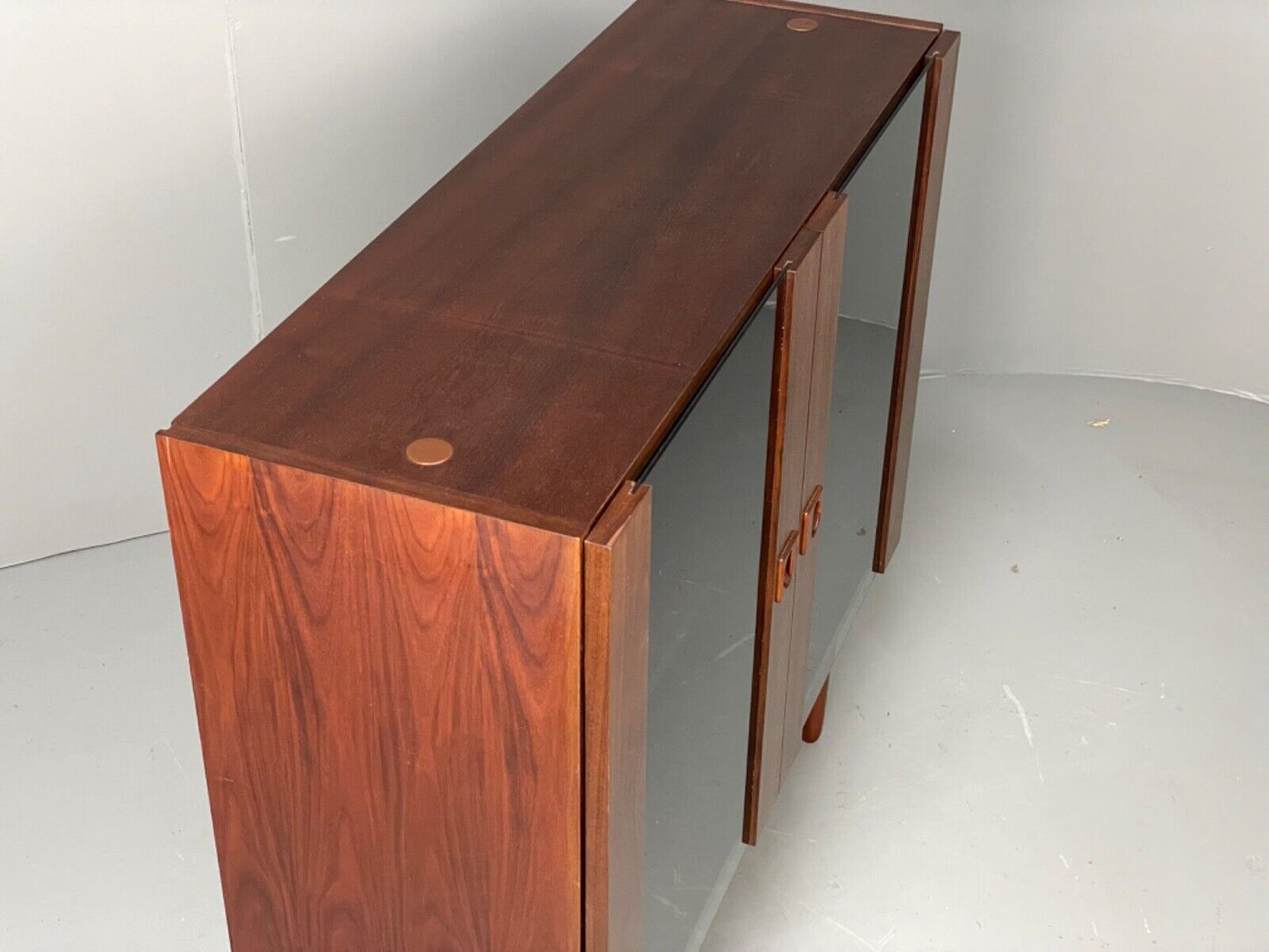 EB5910 Vintage Danish Rosewood Display Case on Turned Legs Retro 1980s MWOO