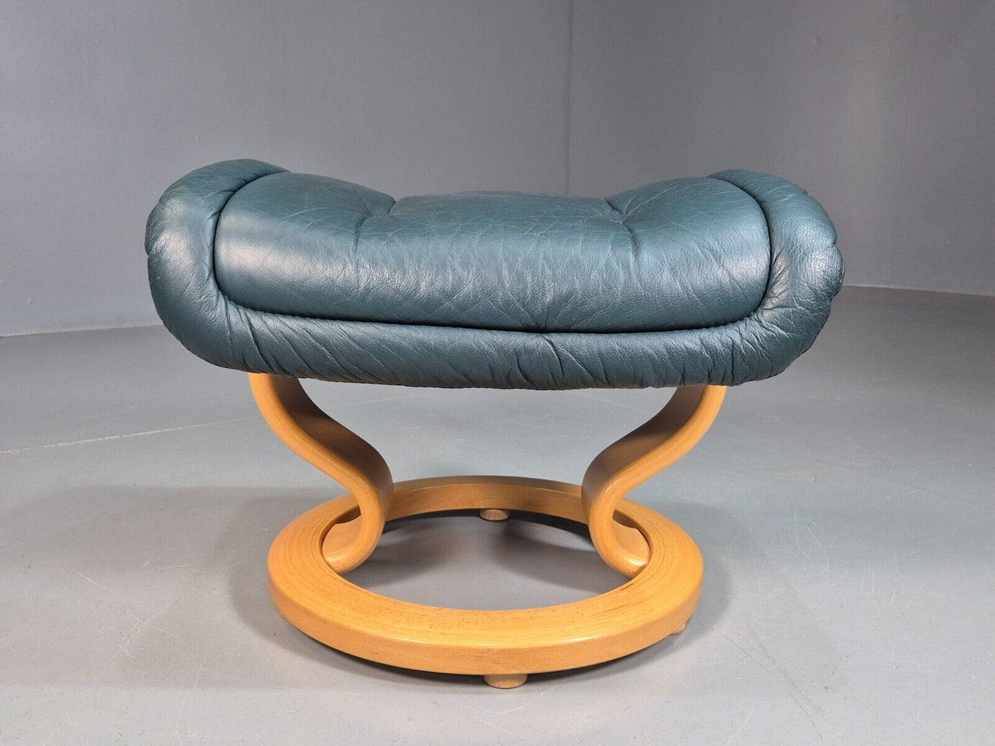 Vintage Stressless Footstool Green Leather blonde Bentwood 1980s EB7886 MFOO