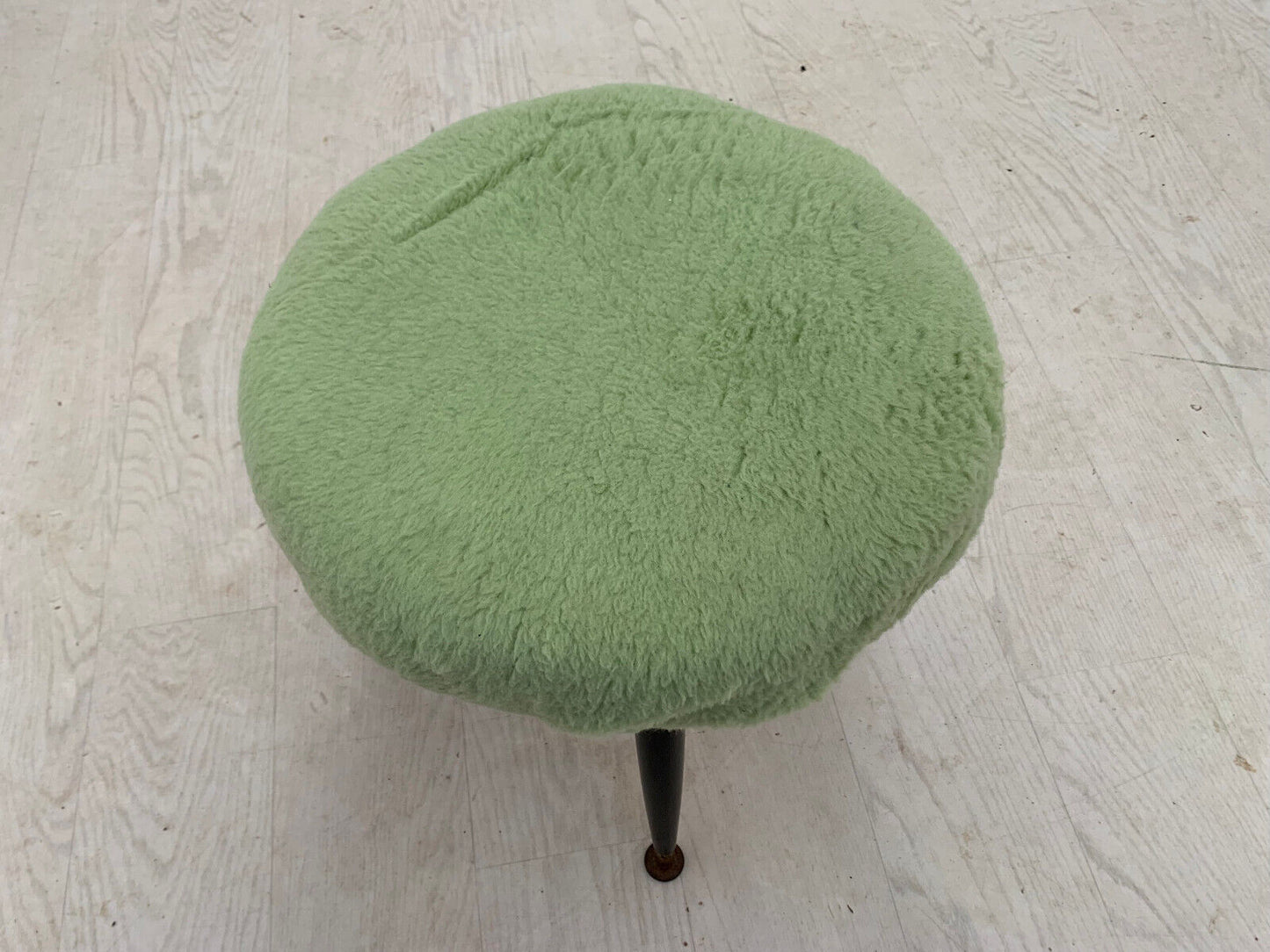 EB3884 Danish Green Faux Fur Footstool with Black Legs Retro Vintage MFOO