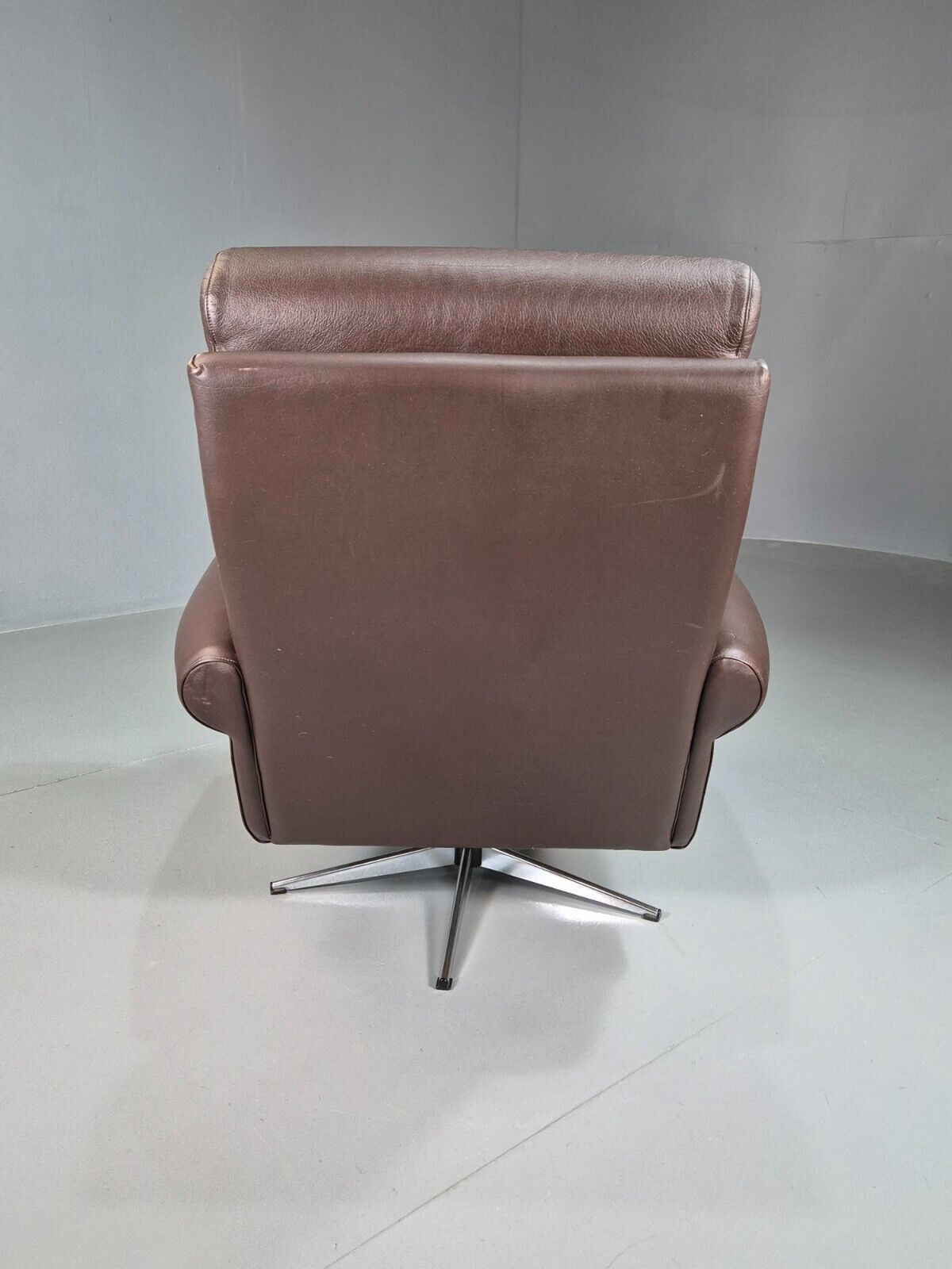 EB7475 Vintage Danish Swivel Chair Brown Leather 1970s Retro MCM MSWI