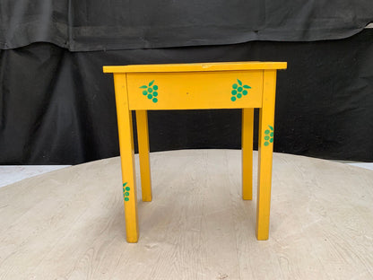 EB2859 Yellow Painted Childrens School Desk with Green Grape Stencils MWOO