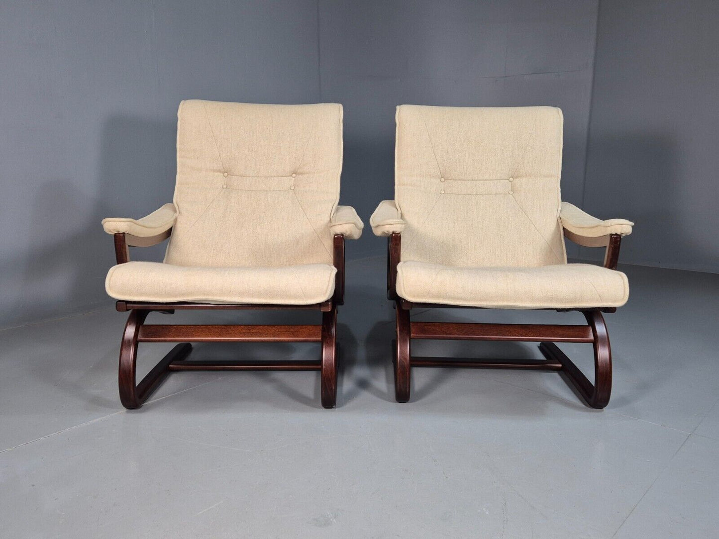 2 Vintage Danish Lounge Chairs Cream Wool Bentwood 1980s Retro MCM EB8256 MBEN