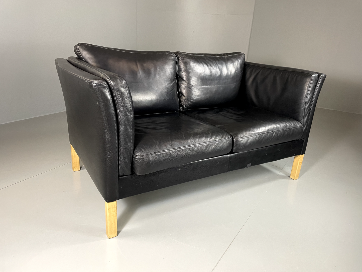 EB5698 Vintage Danish 2 Seat Black Leather and Vinyl Sofa, Retro, MCM M2SS