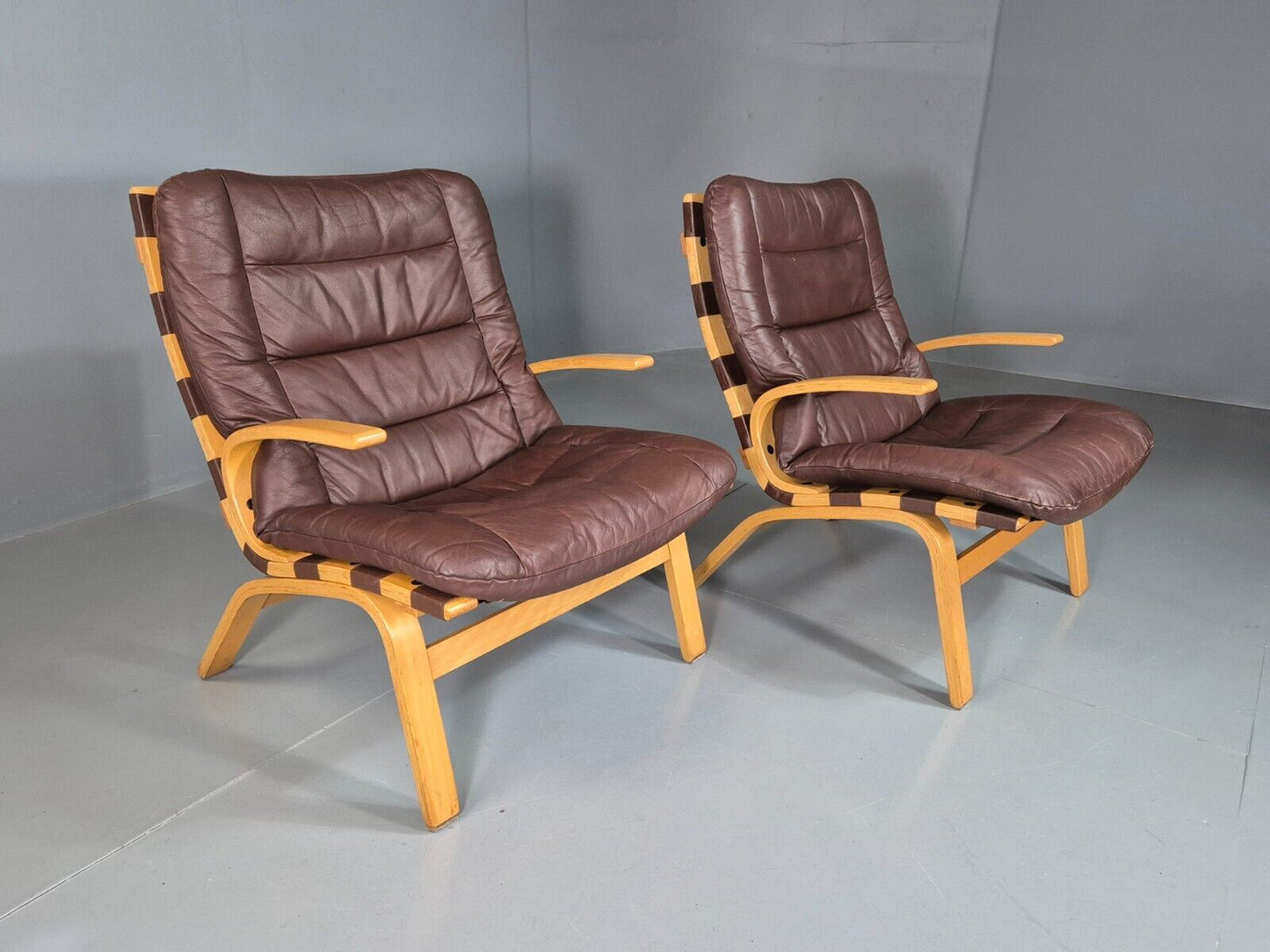 EB7572 2 Vintage Danish Lounge Chairs Leather Bentwood Farstrup Retro MCM MBEN