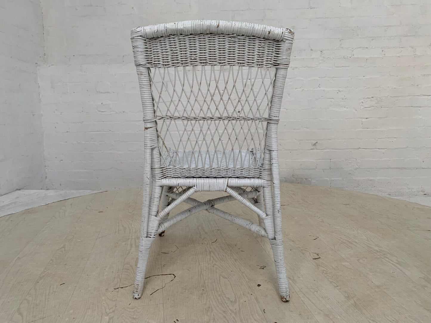 EB3609 Danish White Painted Wicker Dining Chair Mid-Century Modern Cottage MDIN