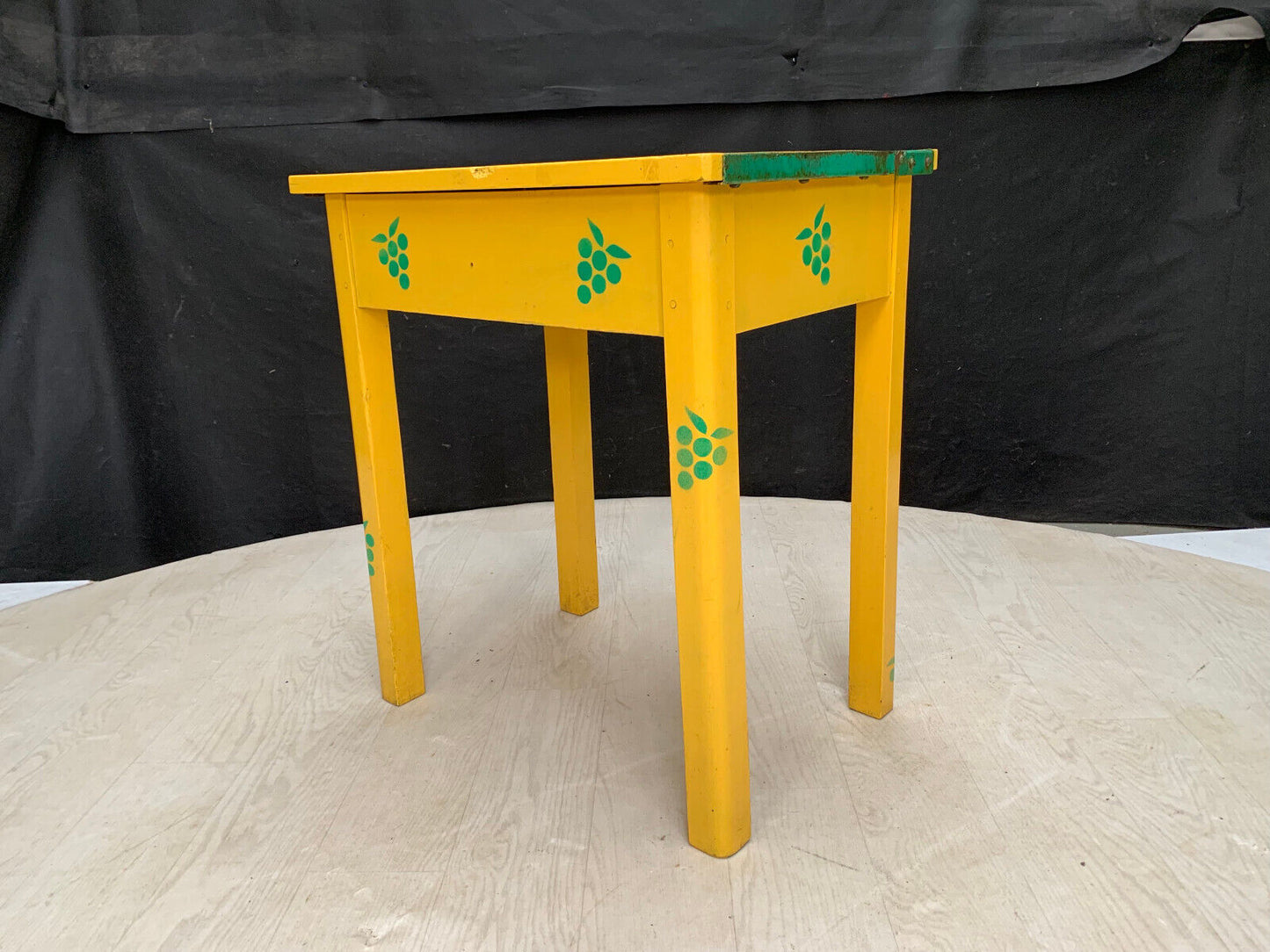 EB2859 Yellow Painted Childrens School Desk with Green Grape Stencils MWOO