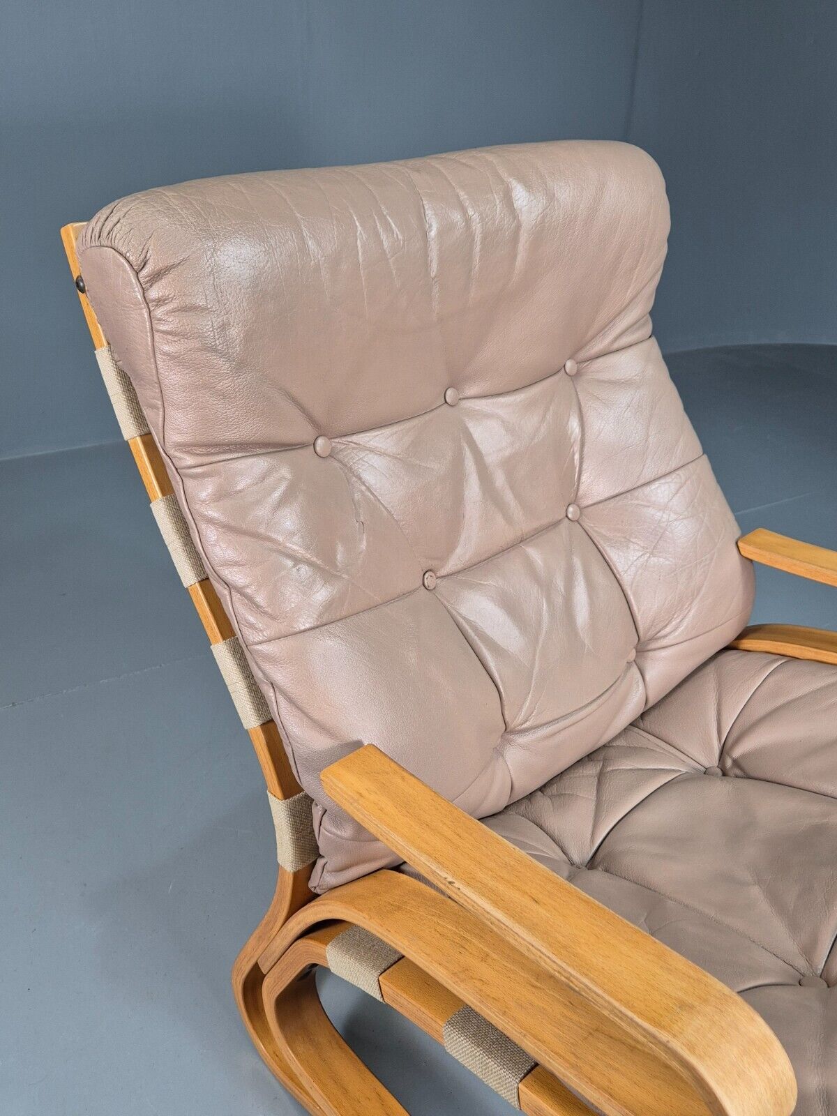 Vintage Danish Lounge Chair Beige Leather Skyline Hove Retro MCM EB7596 MBEN