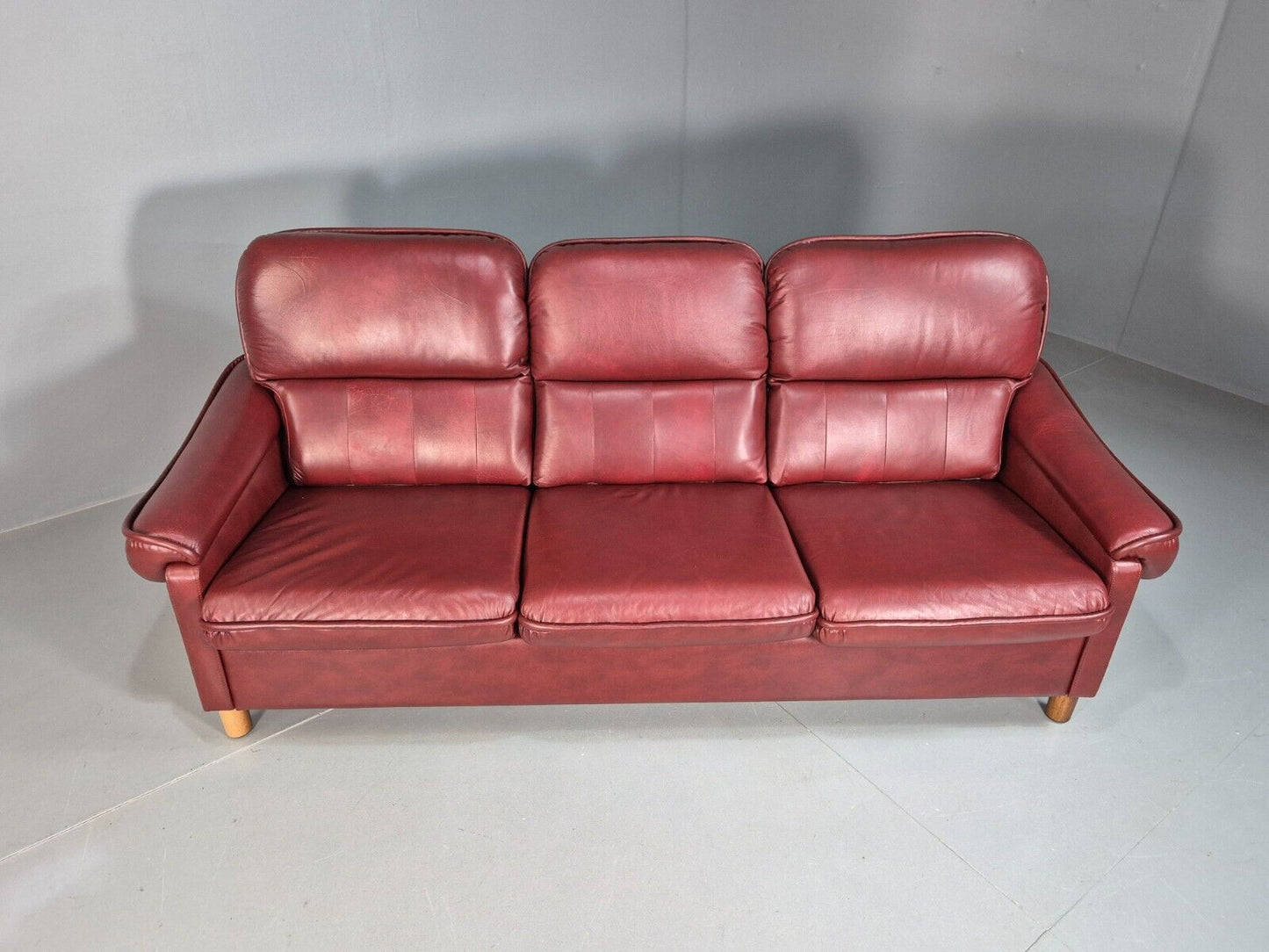 Vintage Danish 3 Seat Sofa Red Leather 1980s Retro MCM EB7619 M3SS