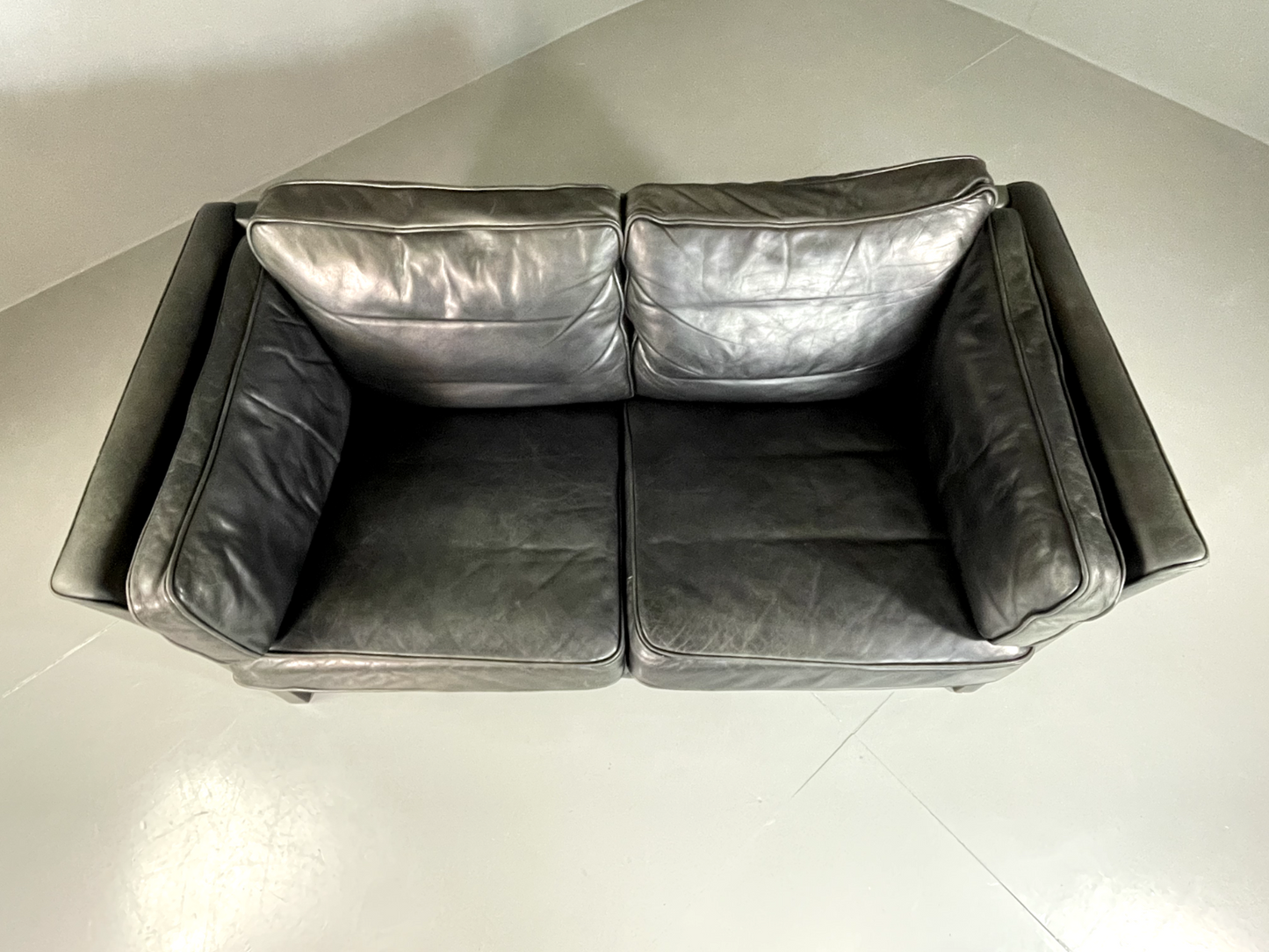 EB5869 Vintage Danish 2 Seat Sofa Grey Black Leather Retro Seating M2SS