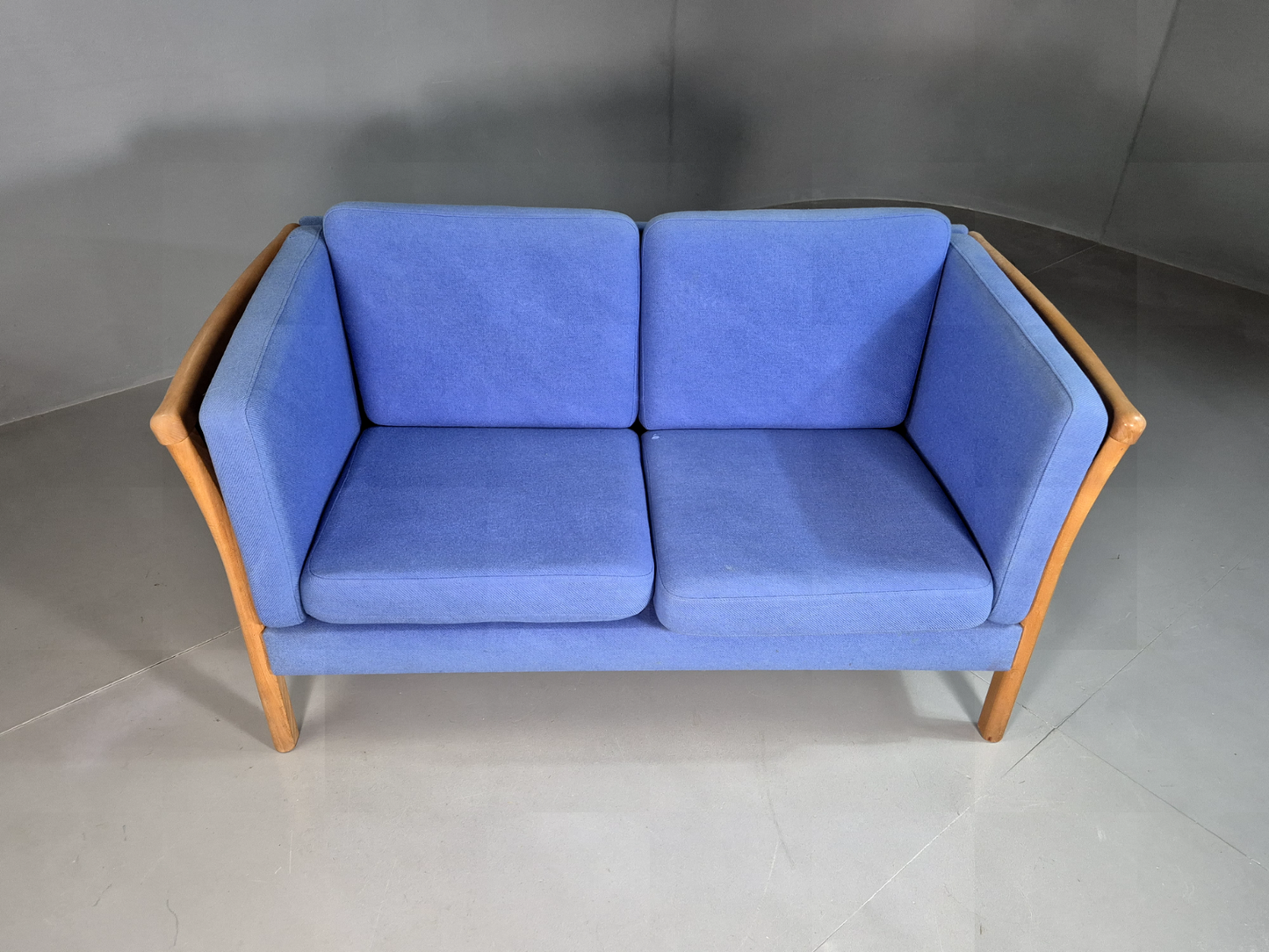 EB7333 Vintage Danish 2 Seat Sofa Blue Wool Beech Frame 1980s Retro MCM M2SS