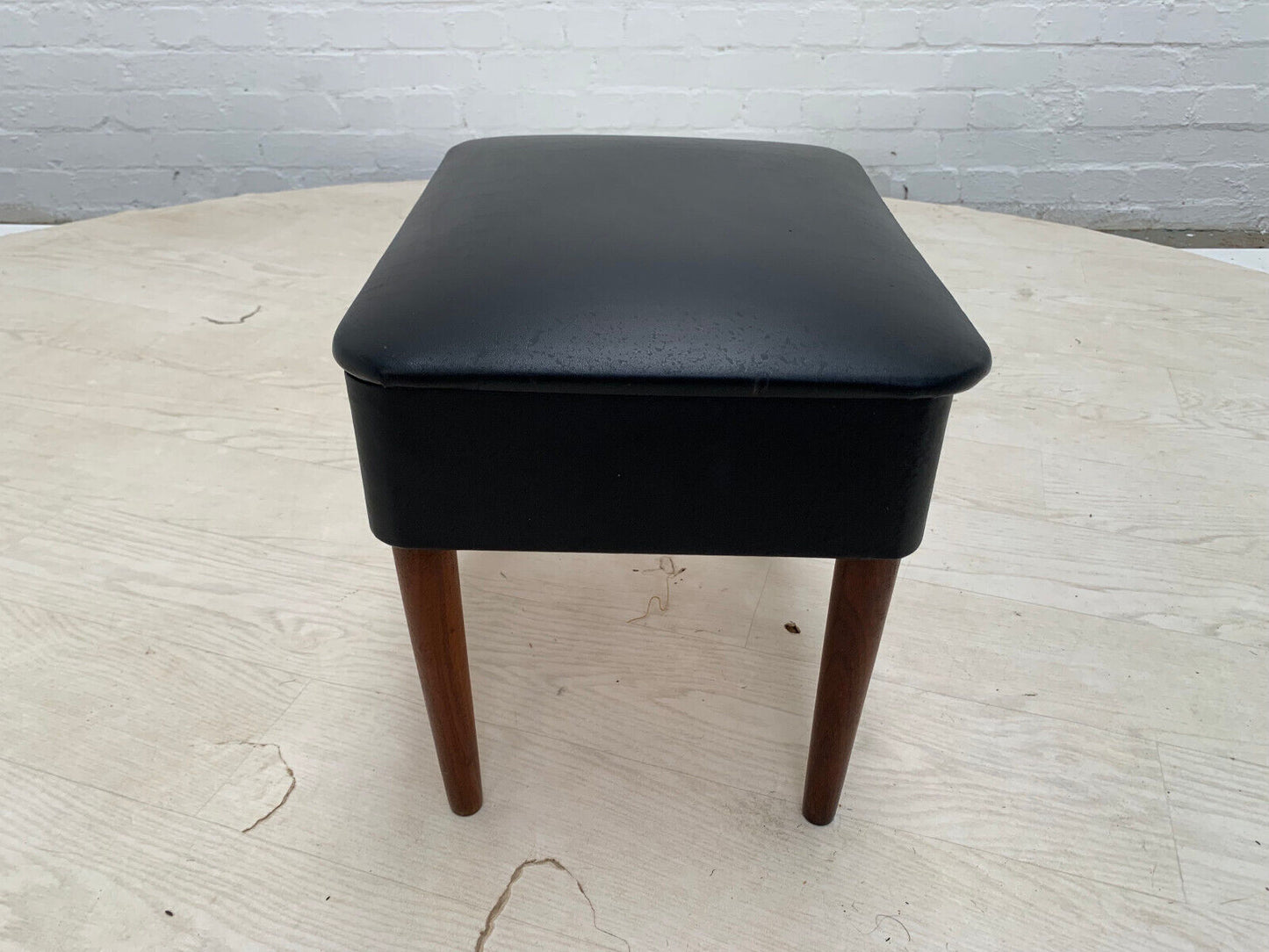 EB3148 Danish Black Vinyl Hobby Box on Turned Teak Legs Retro Vintage MFOO