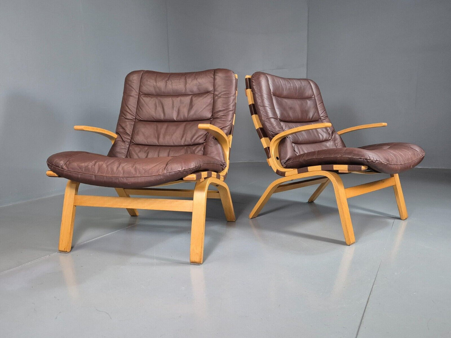 EB7572 2 Vintage Danish Lounge Chairs Leather Bentwood Farstrup Retro MCM MBEN