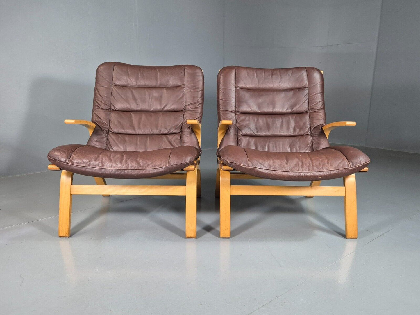 EB7572 2 Vintage Danish Lounge Chairs Leather Bentwood Farstrup Retro MCM MBEN