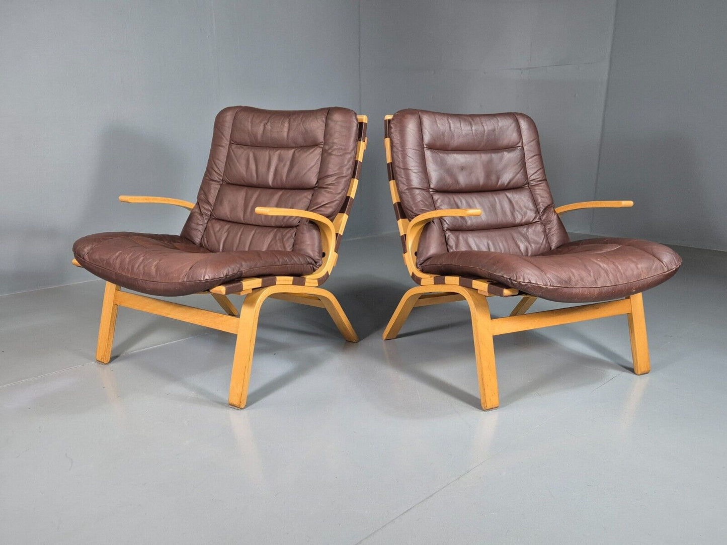 EB7572 2 Vintage Danish Lounge Chairs Leather Bentwood Farstrup Retro MCM MBEN