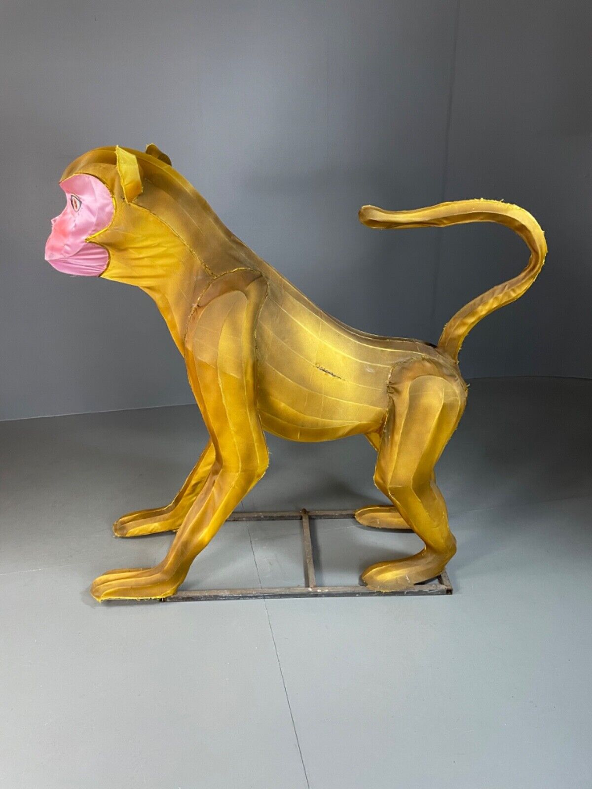 EB5002 Oversized Monkey Sculpture, Indoor/Outdoor, One off,  VWOO