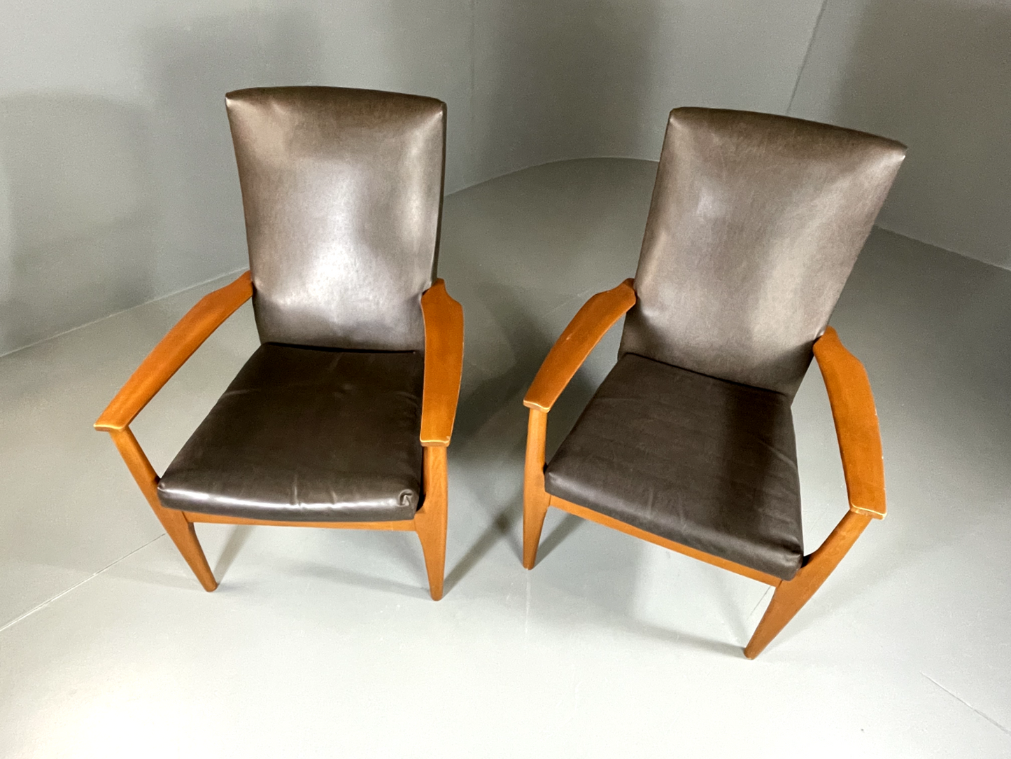 EB6264 2 Parker Knoll PK988/1023 Lounge Chairs, Beech, Vinyl, MCM, Retro, MNOR