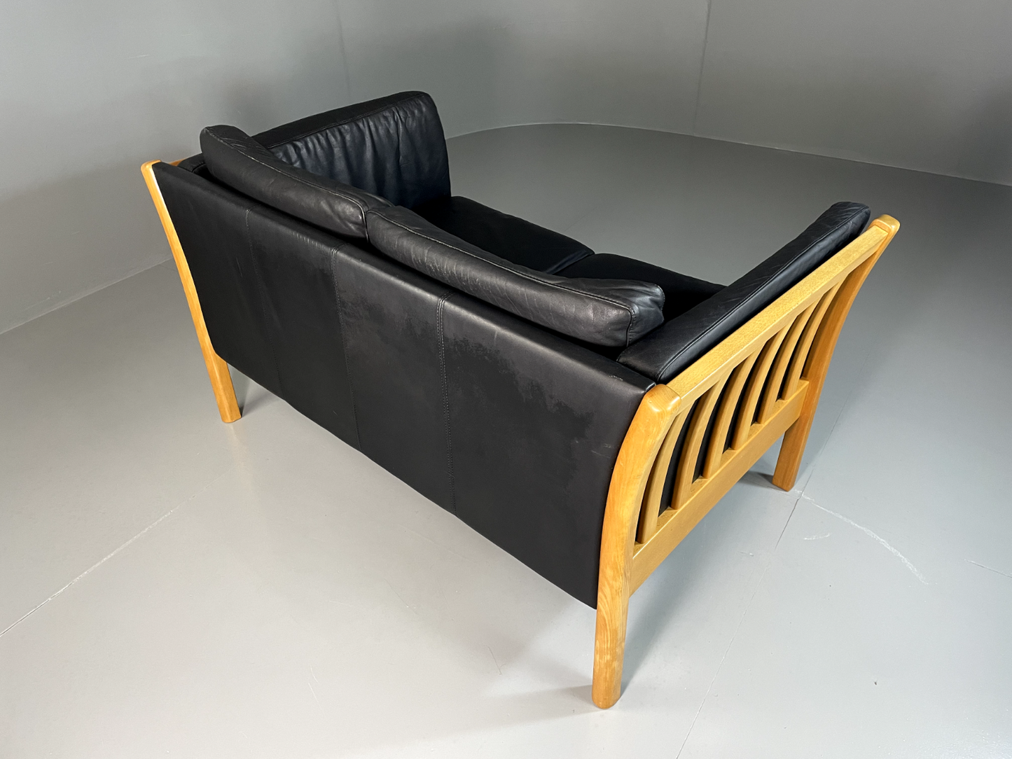 EB6344 Vintage Danish Two Seat Sofa Black Leather Beech Ends Retro MCM M2SS