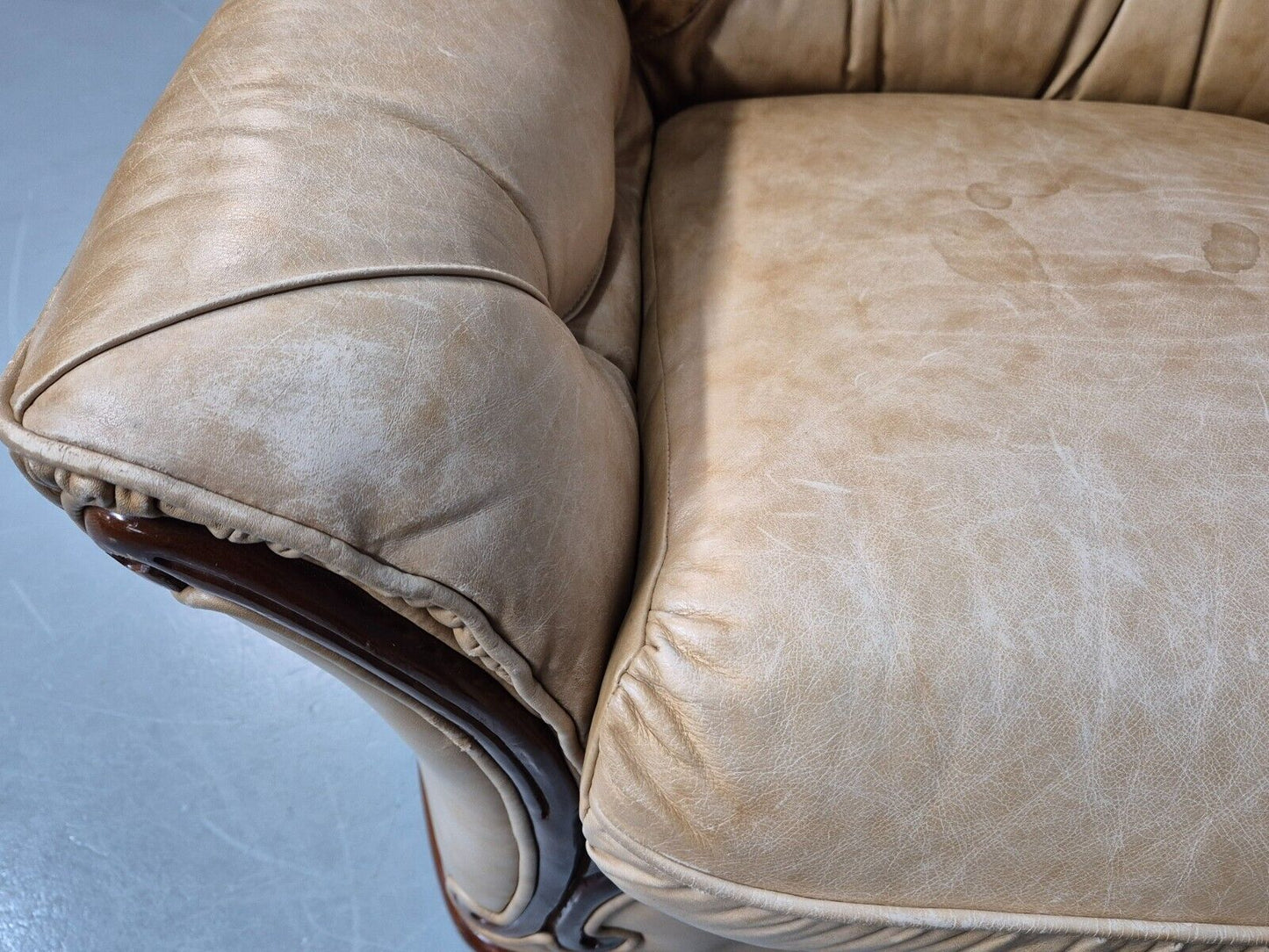 2 Vintage Danish Lounge Chairs Beige Leather Wood Trim 1990s BeEB8287 VLEA