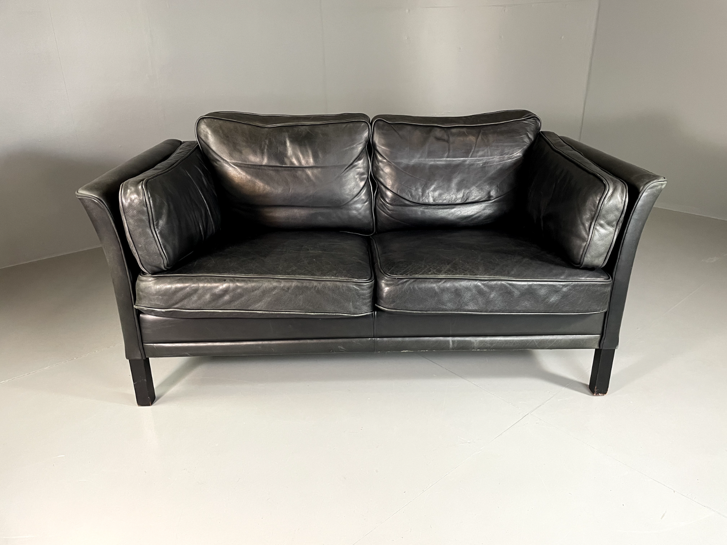 EB5869 Vintage Danish 2 Seat Sofa Grey Black Leather Retro Seating M2SS