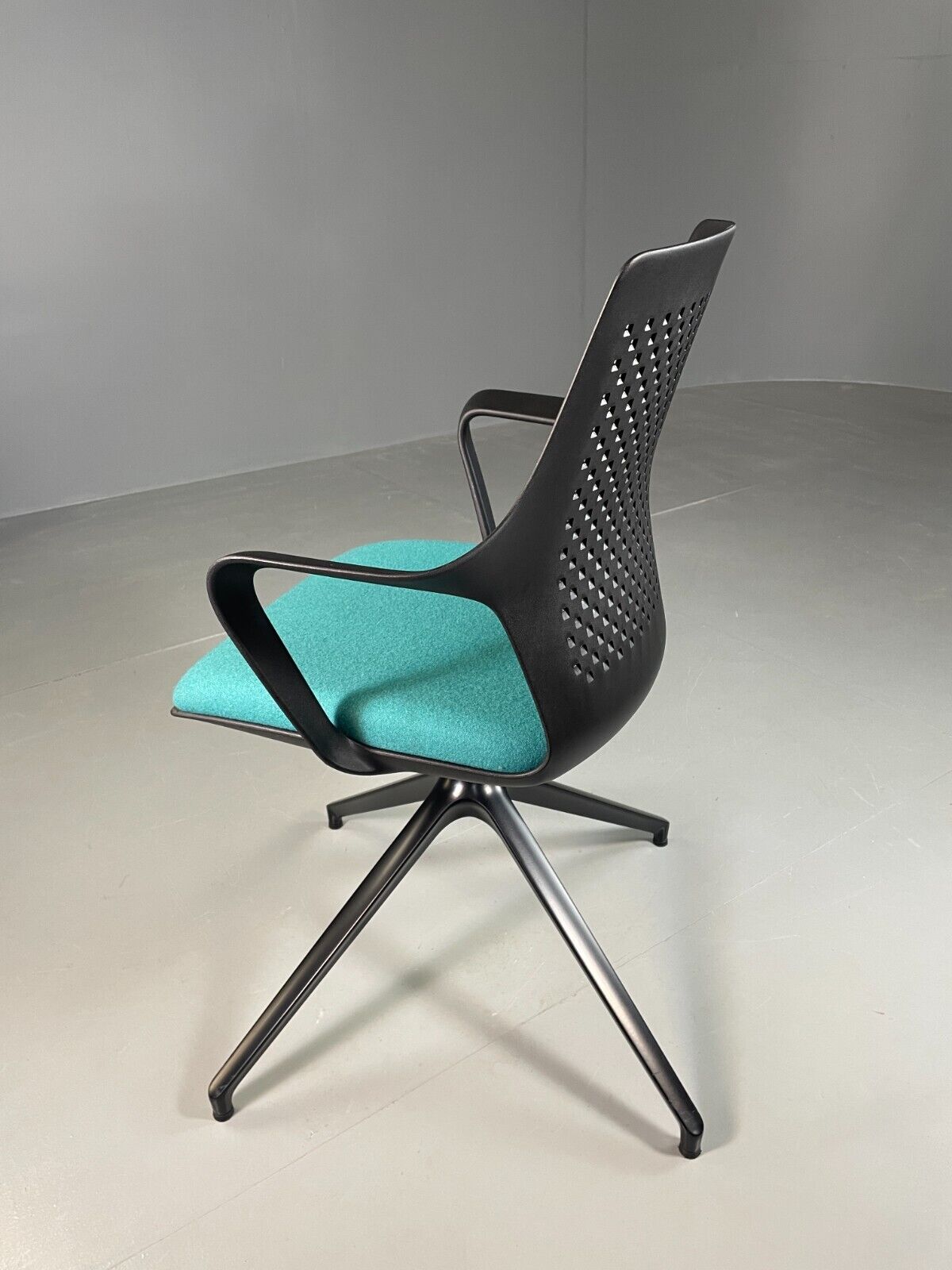 EB6830 Vintage Desk Chair Turquoise Black Plastic Calibre Mint 401 MSWI