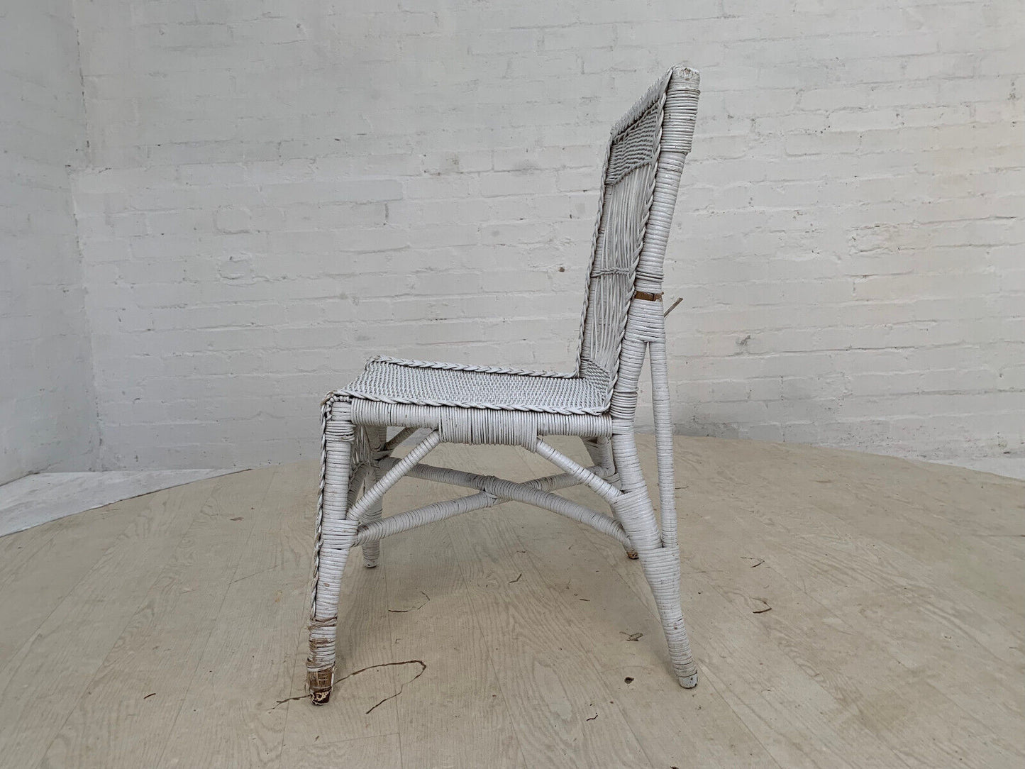 EB3609 Danish White Painted Wicker Dining Chair Mid-Century Modern Cottage MDIN