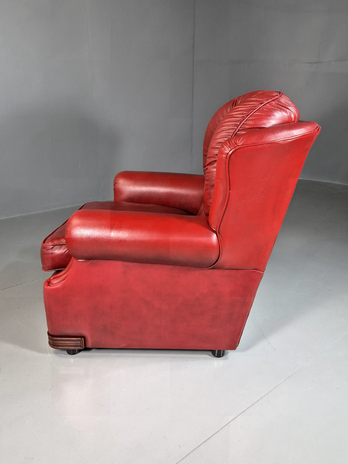 EB7240 Vintage Chesterfield Style Lounge Chair Red Leather Wood Trim 1980s VCHE