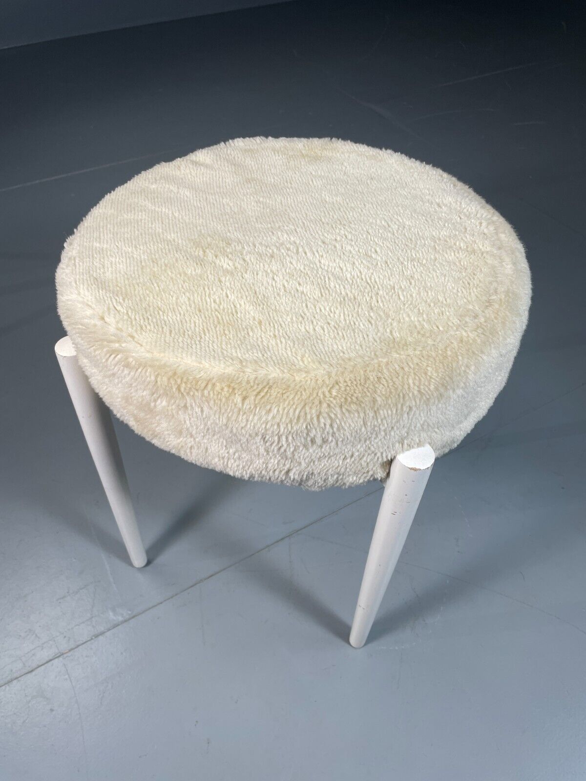 EB6561 Vintage Footstool White Fun Fur Upholstery Retro Mid Century 1960s MFOO