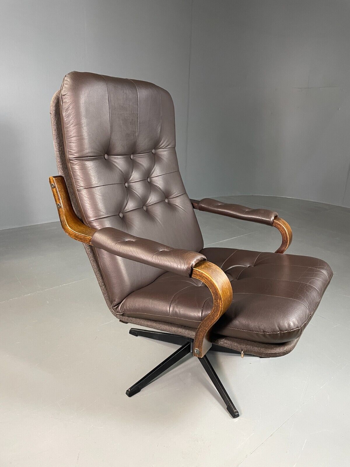 EB6910 Vintage Danish Lounge Chair Brown Leather and Vinyl Swivel Retro MCM MSWI