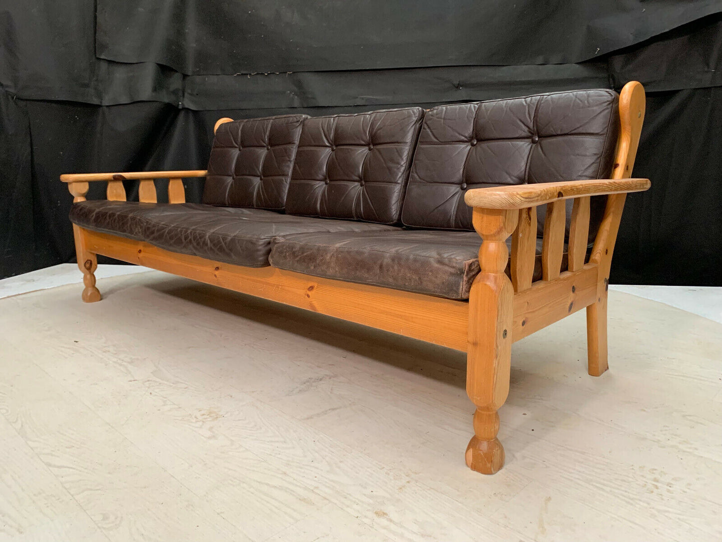 EB2335 Danish Pine 3 Seater Brown Leather Sofa 1970 Vintage Retro M3SS