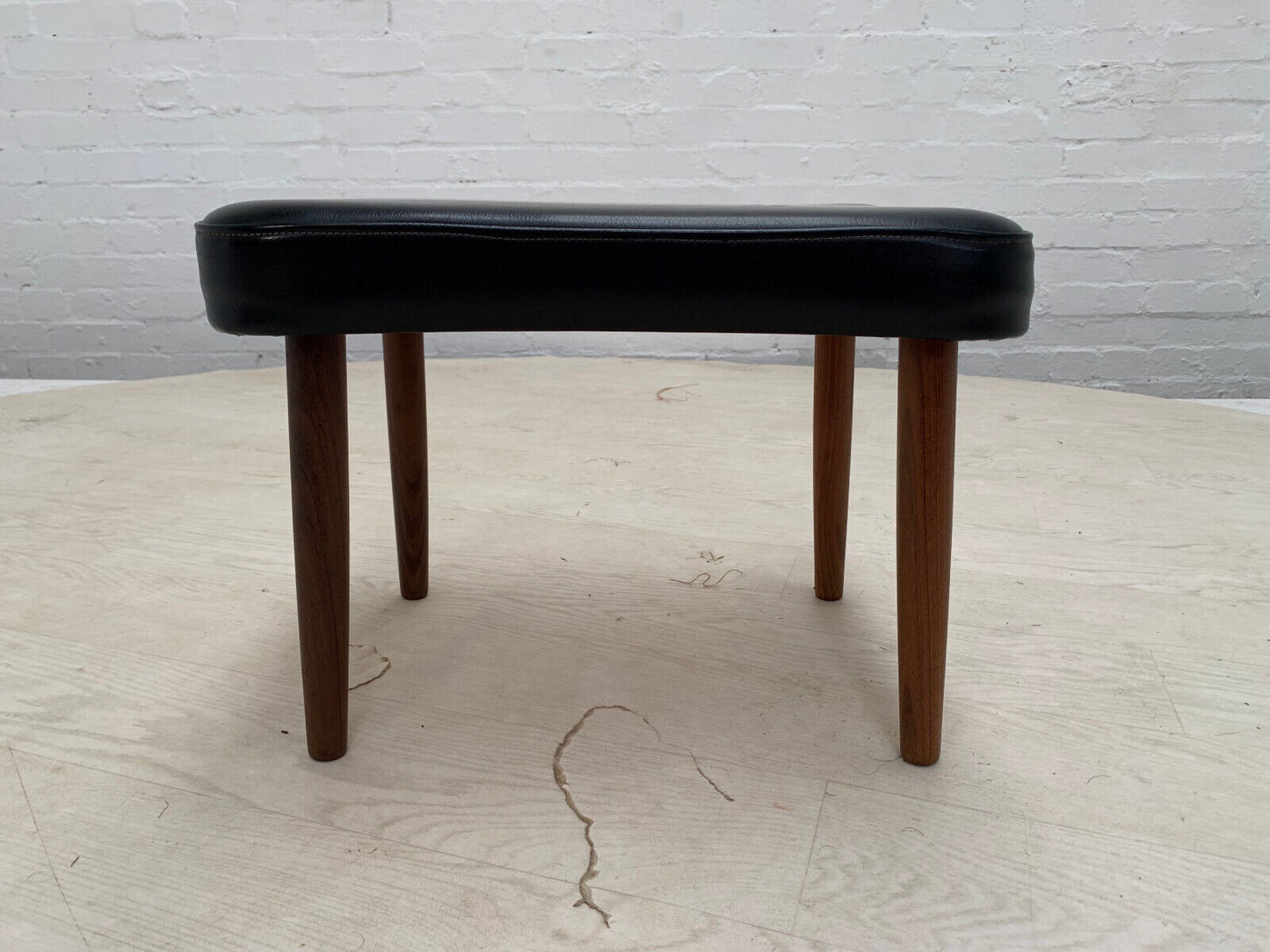 EB3149 Danish Black Vinyl Footstool on Turned Teak Legs Vintage Retro MFOO