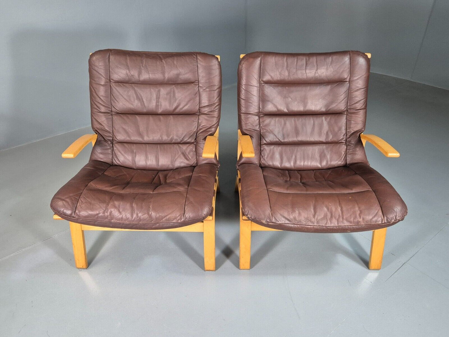 EB7572 2 Vintage Danish Lounge Chairs Leather Bentwood Farstrup Retro MCM MBEN