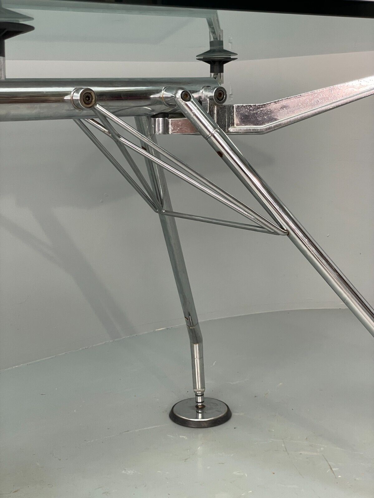 Nomos Table By Norman Foster For Tecno Postmodern Designer 1980s EB7532 MWOO