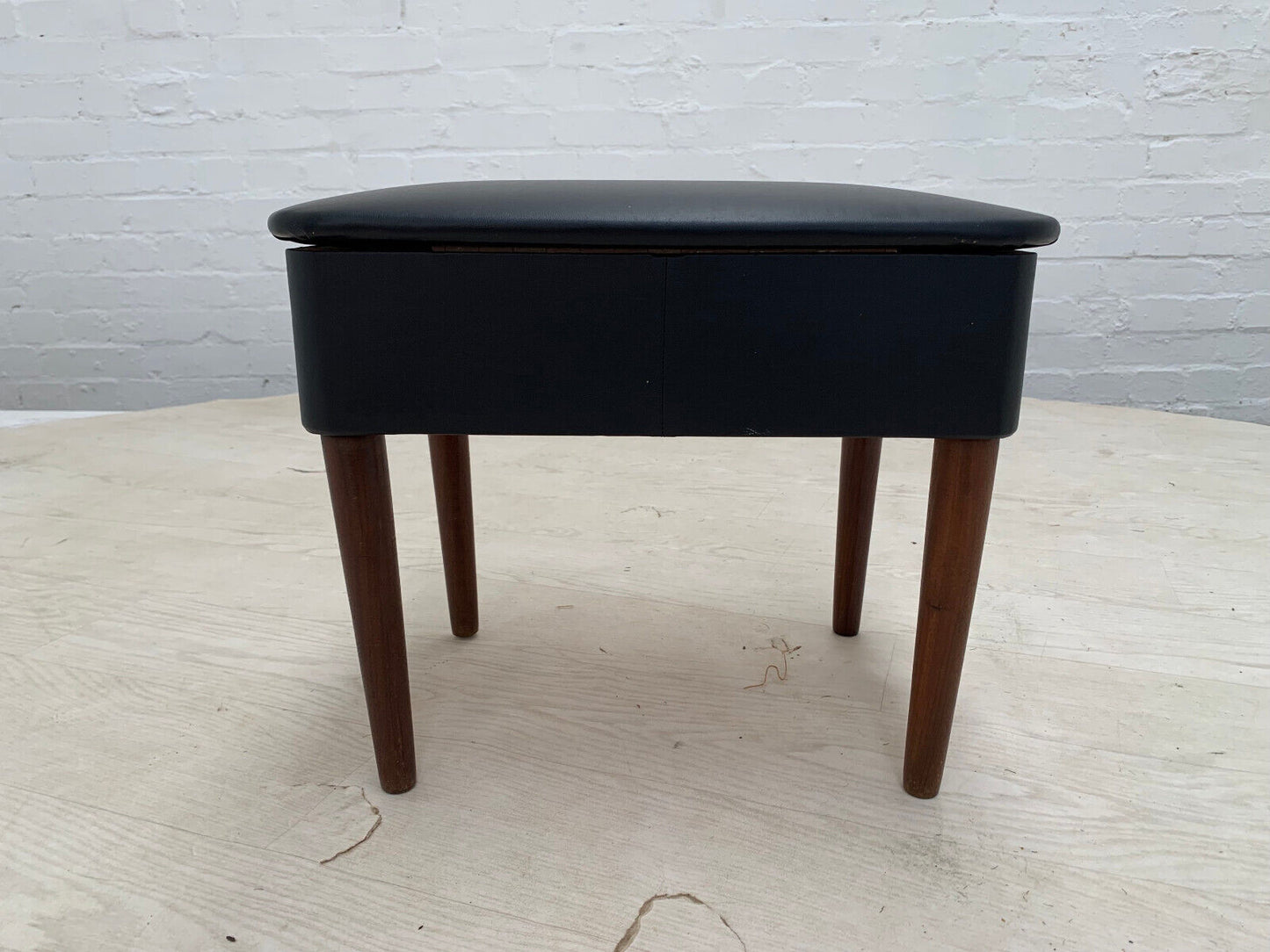 EB3148 Danish Black Vinyl Hobby Box on Turned Teak Legs Retro Vintage MFOO