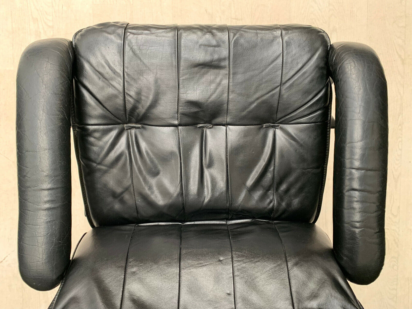 EB2715 Unico Danish Black Leather High-Backed Reclining Swivel Chair MCM MSWI