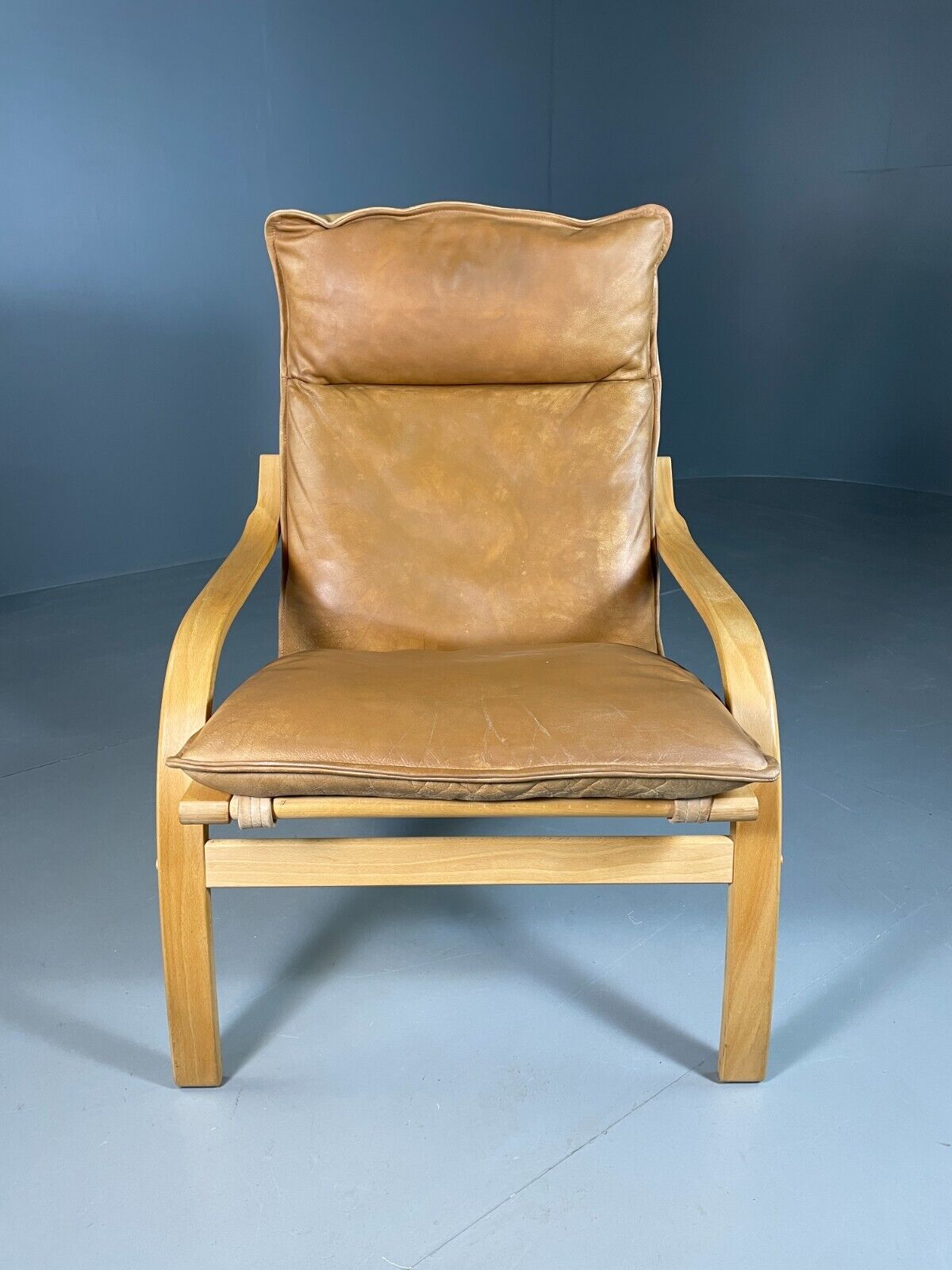 EB6870 Vintage Danish Lounge Chair Tan Leather Bentwood Frame Retro MCM MBEN