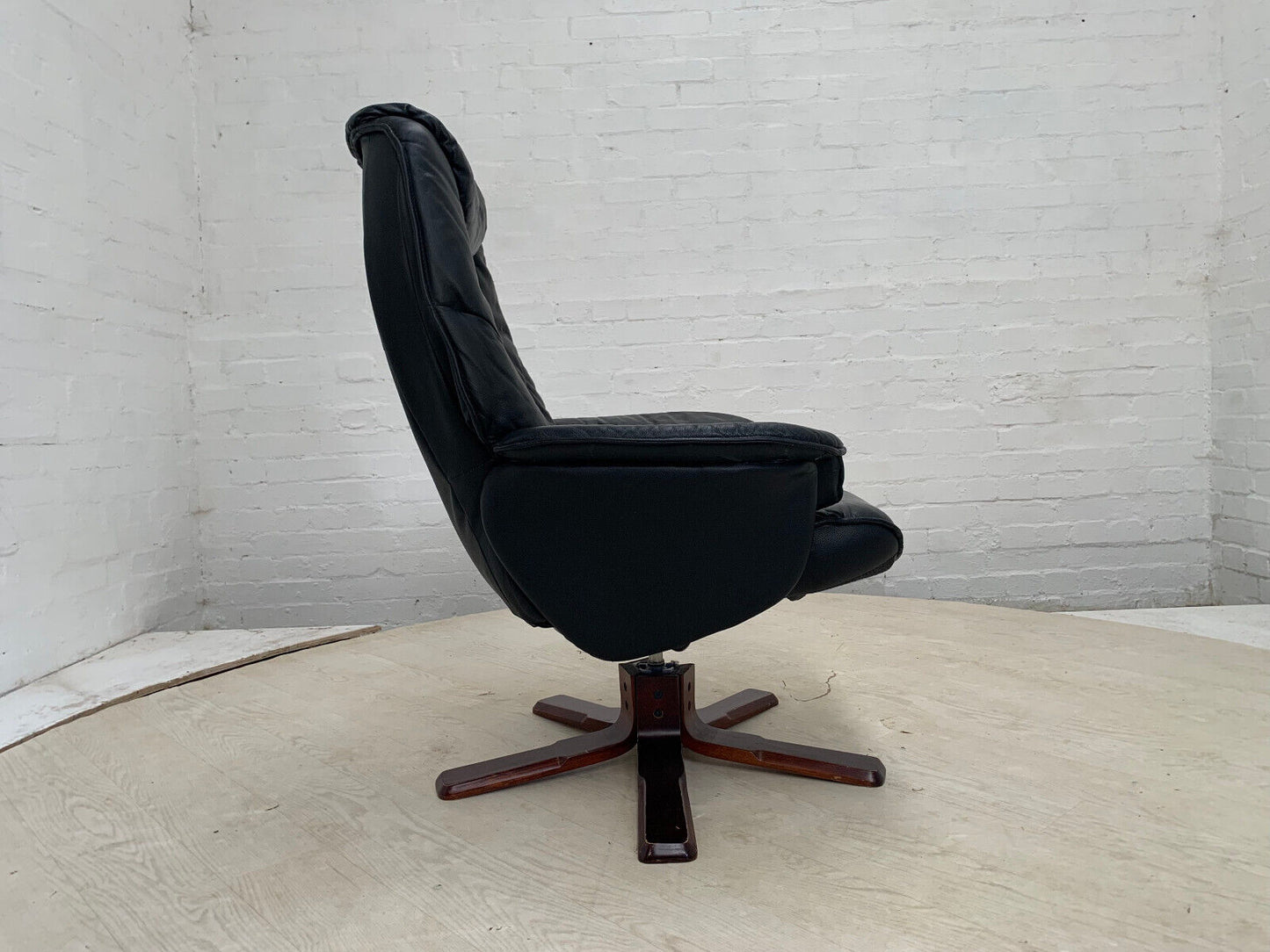 EB3192 Black Leather & Vinyl Reclining Swivel Chair with Splayed Beech Base MSWI