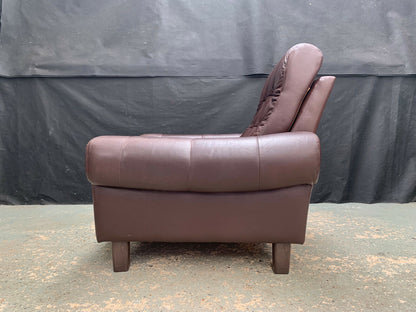 EB1748 Danish Brown Leather & Vinyl Lounge Chair from smoking household VLEA