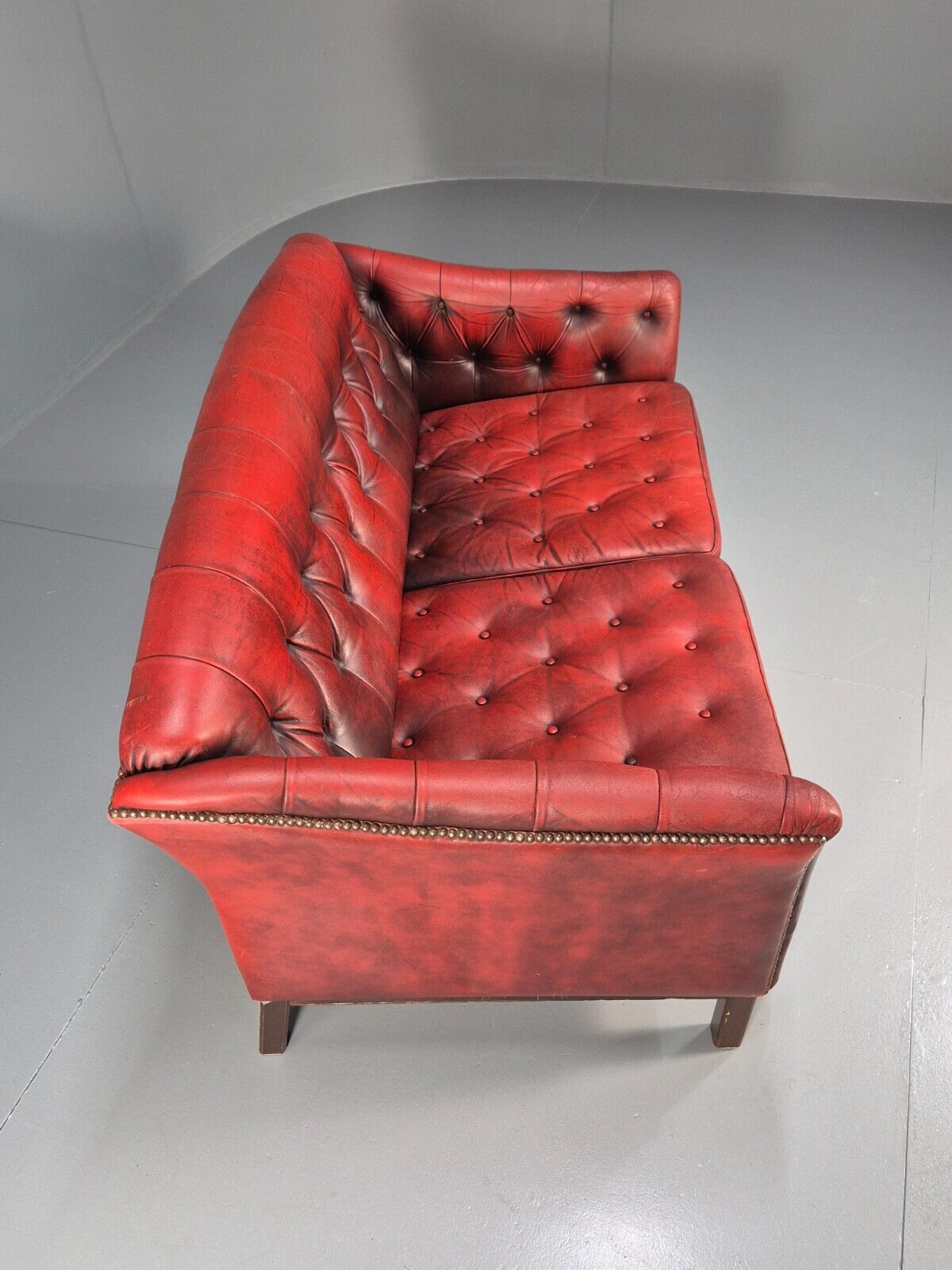 Vintage Danish 2 Seat Sofa Red Leather Chesterfield Style Retro EB8574 VCHE